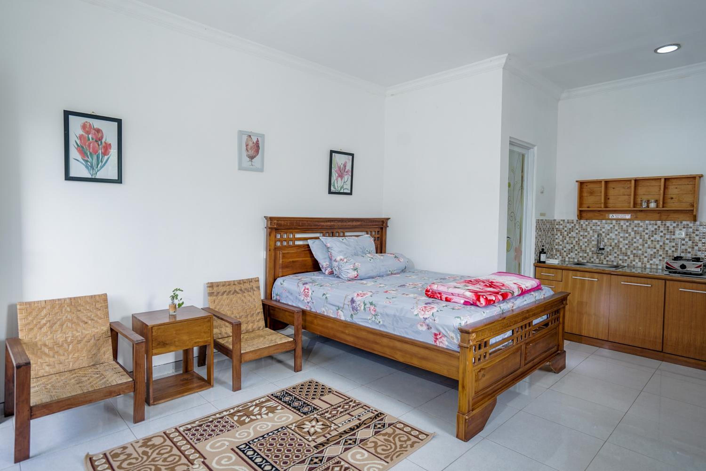 Deluxe Room - Photo 7