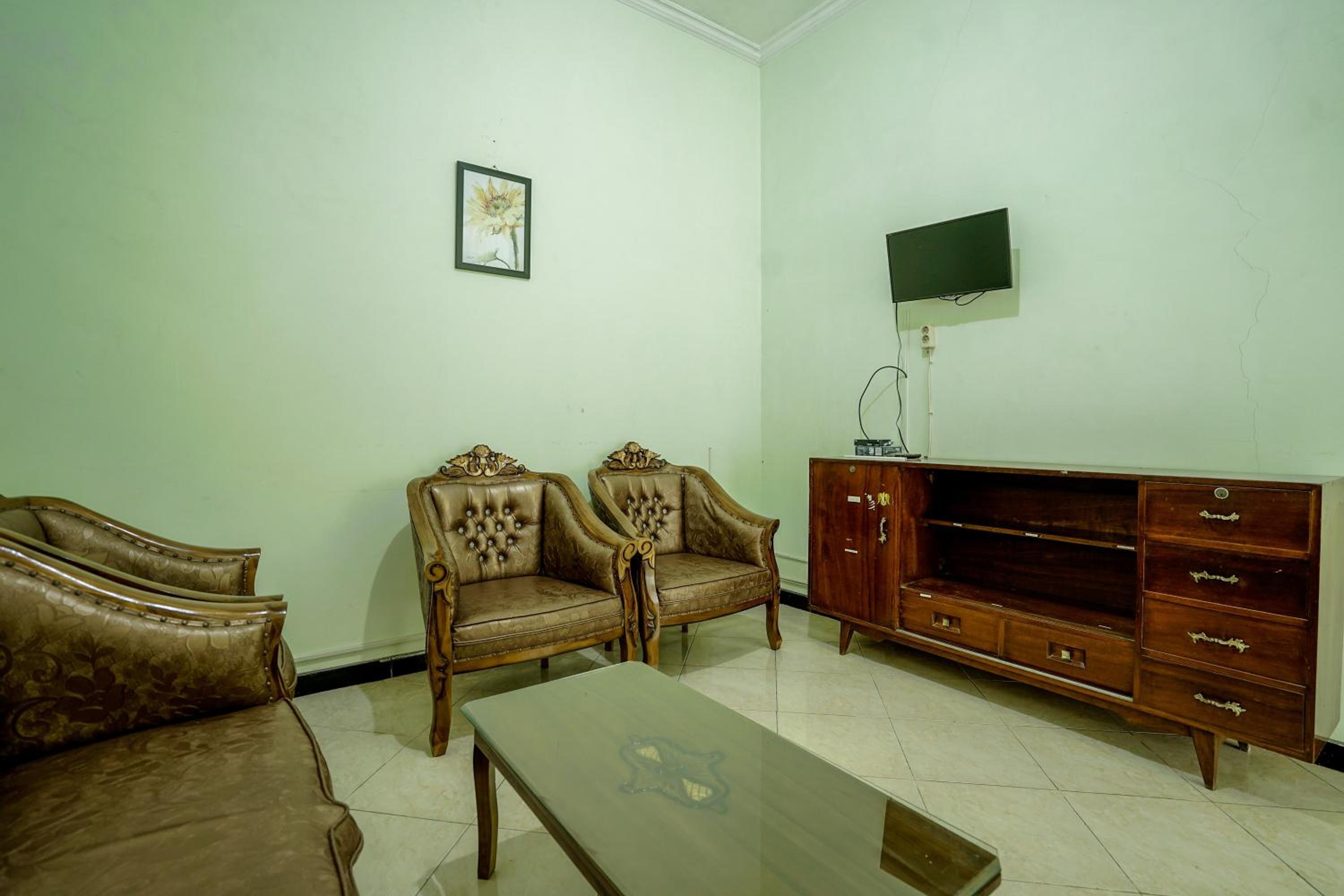 Two-Bedroom Villa - Photo 17