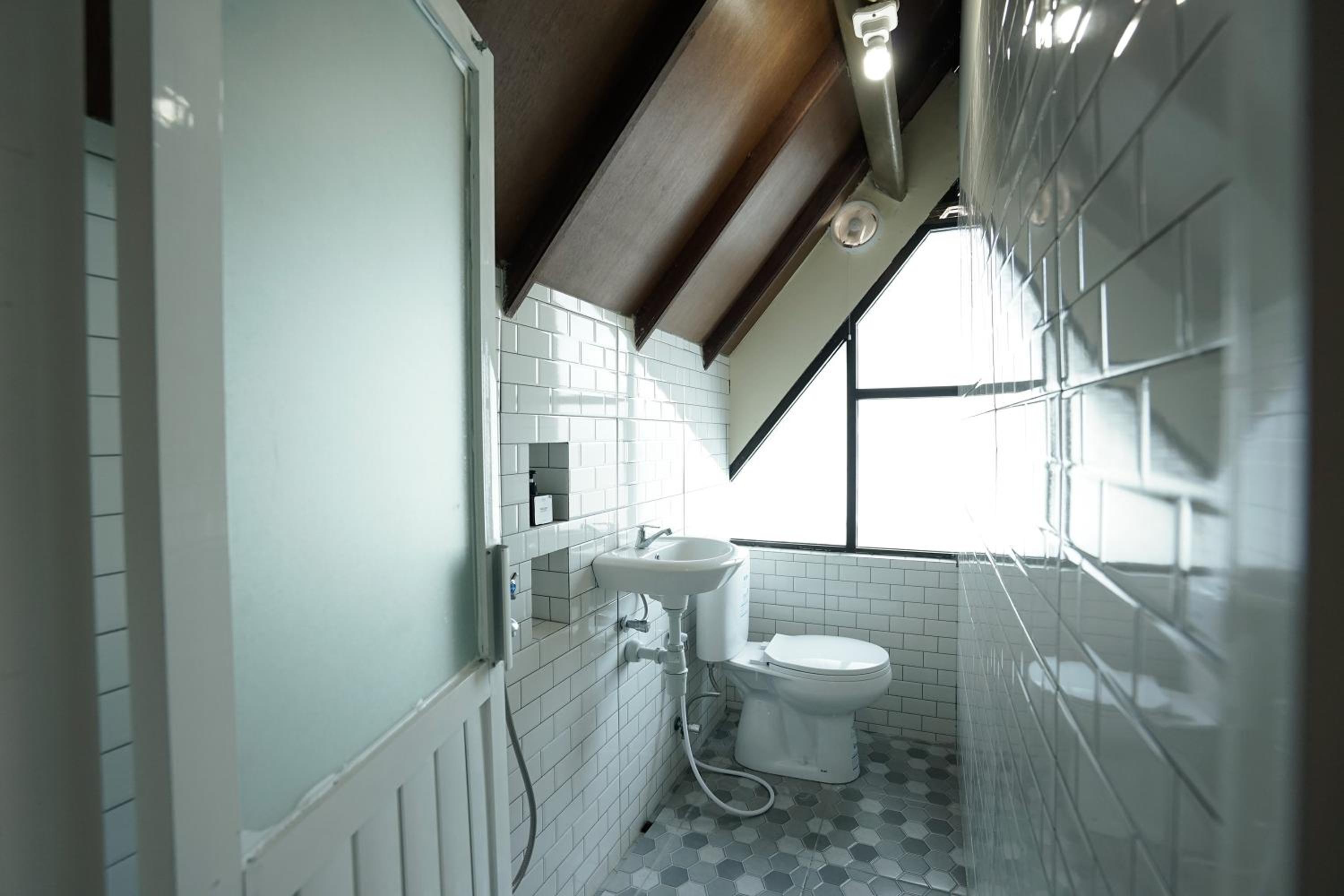 Three-Bedroom Villa - Photo 11