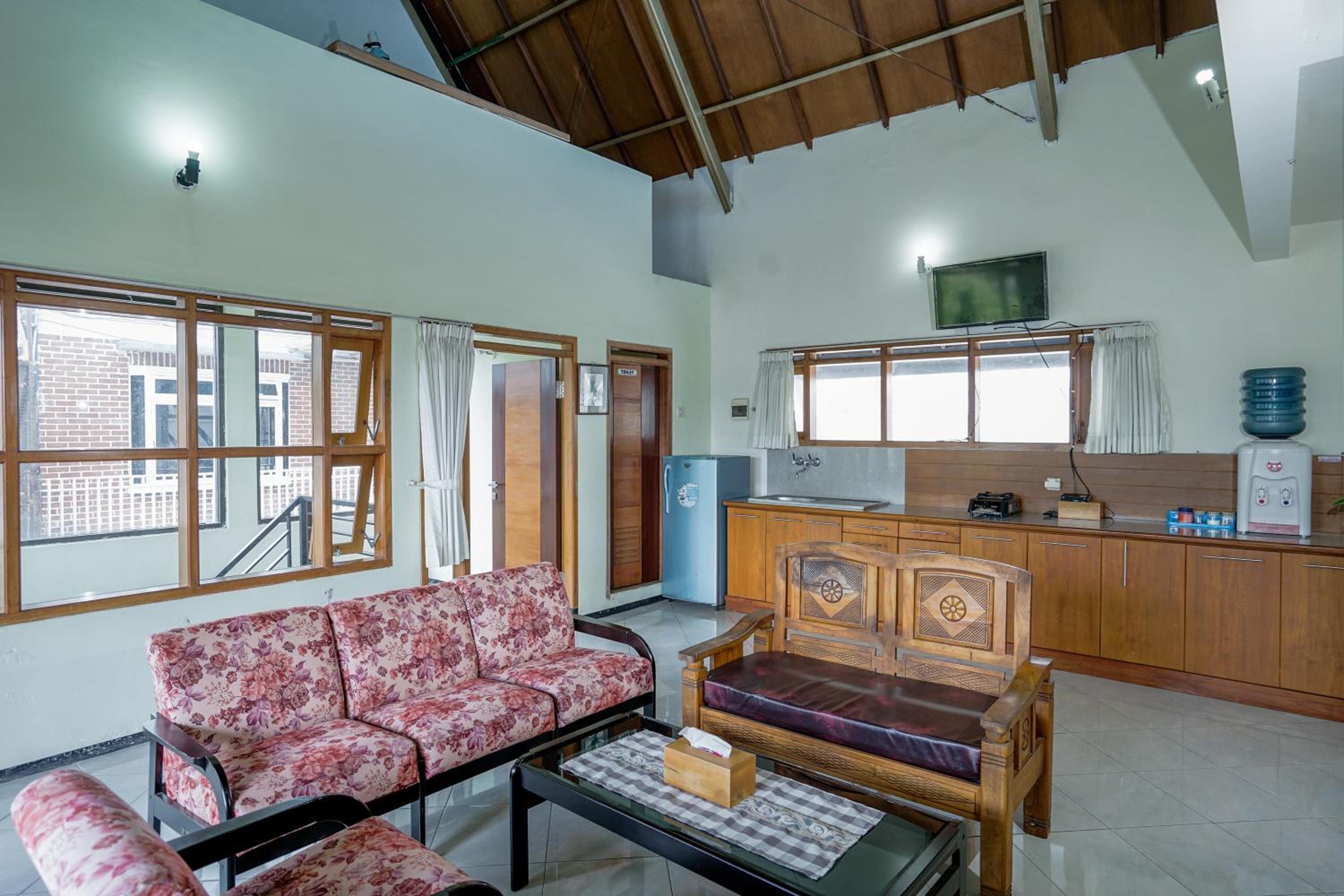 Three-Bedroom Villa - Photo 3