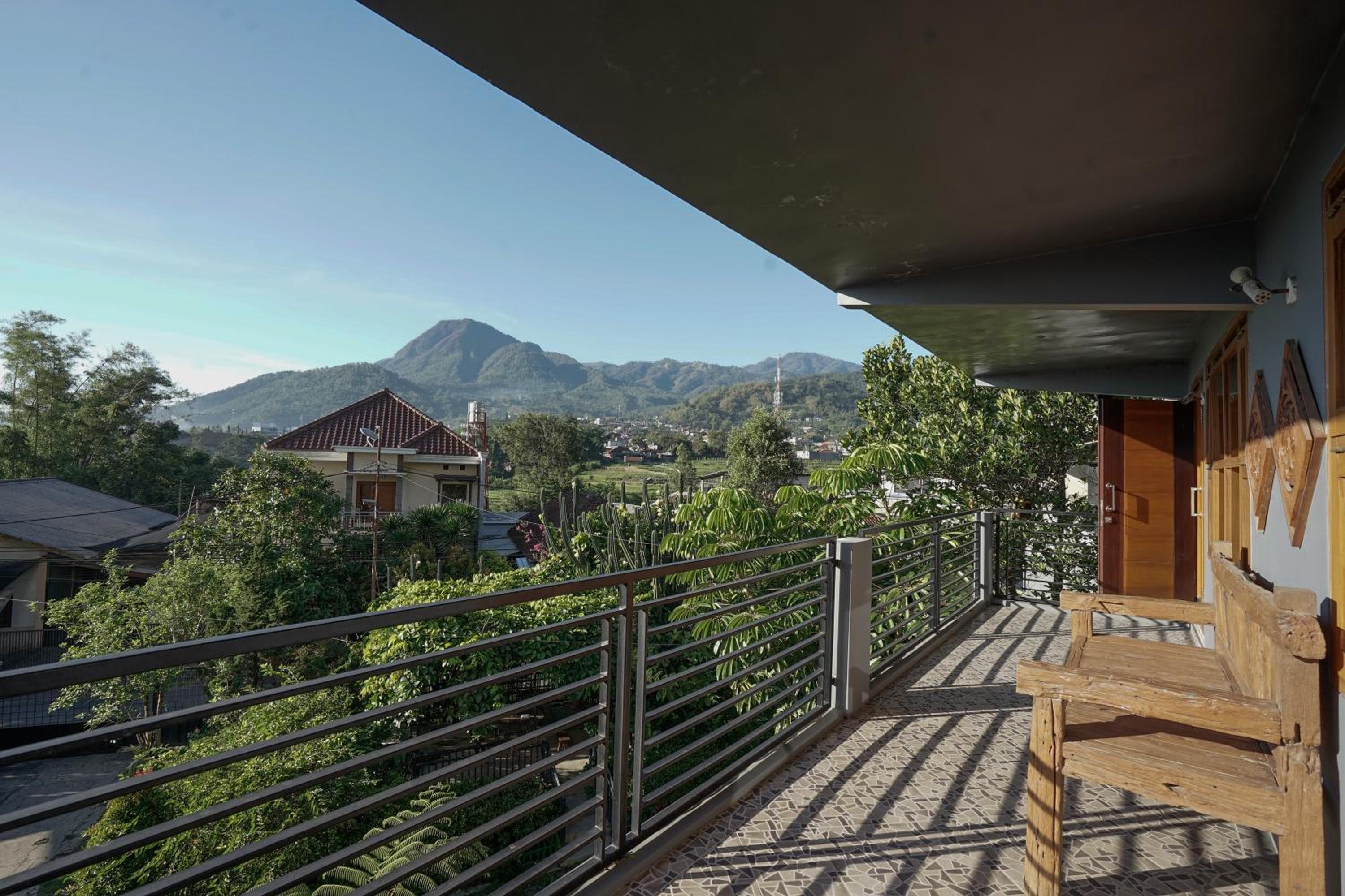 Three-Bedroom Villa - Photo 8