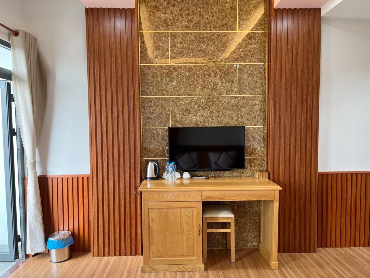 Deluxe Double Room with Balcony photo 2