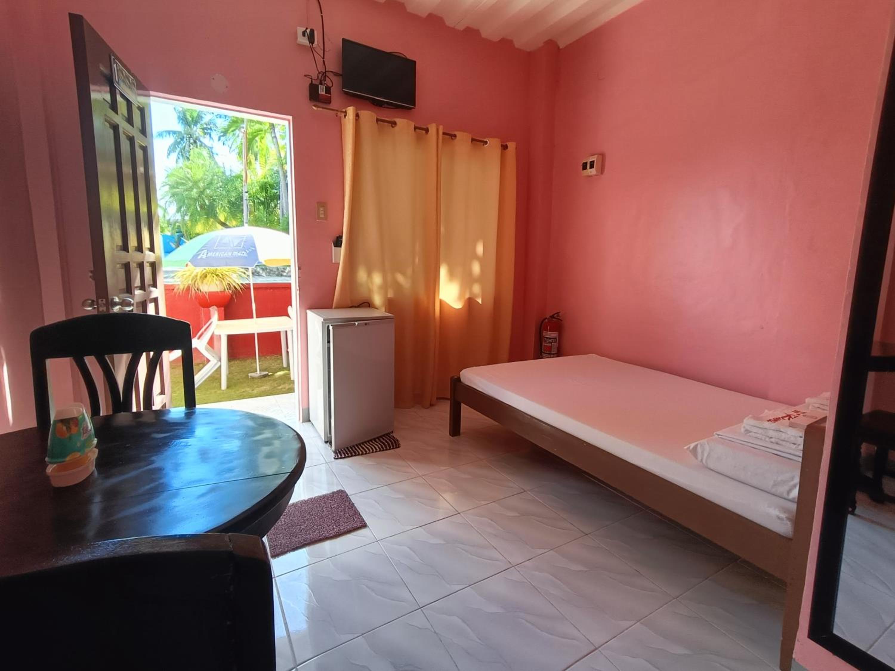 Standard Double Room - Photo 7