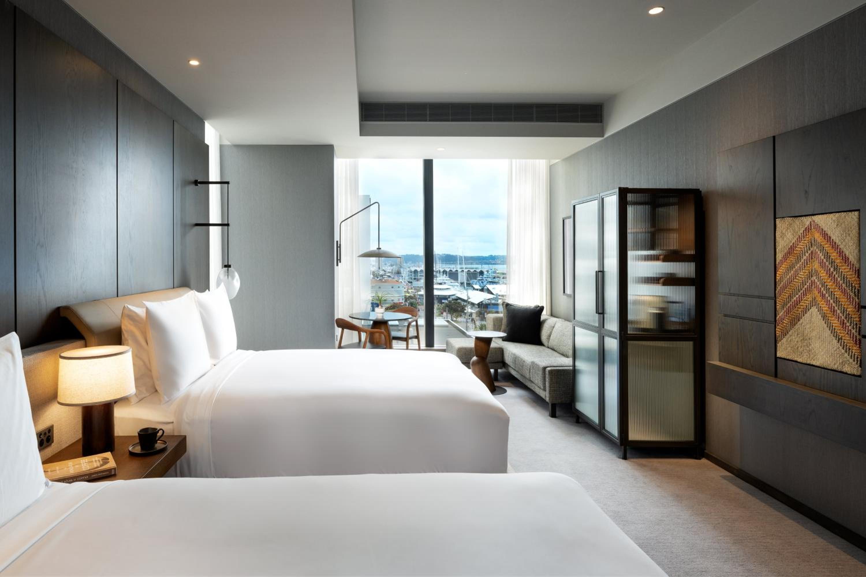 Premium Queen Room - Accessible photo 2