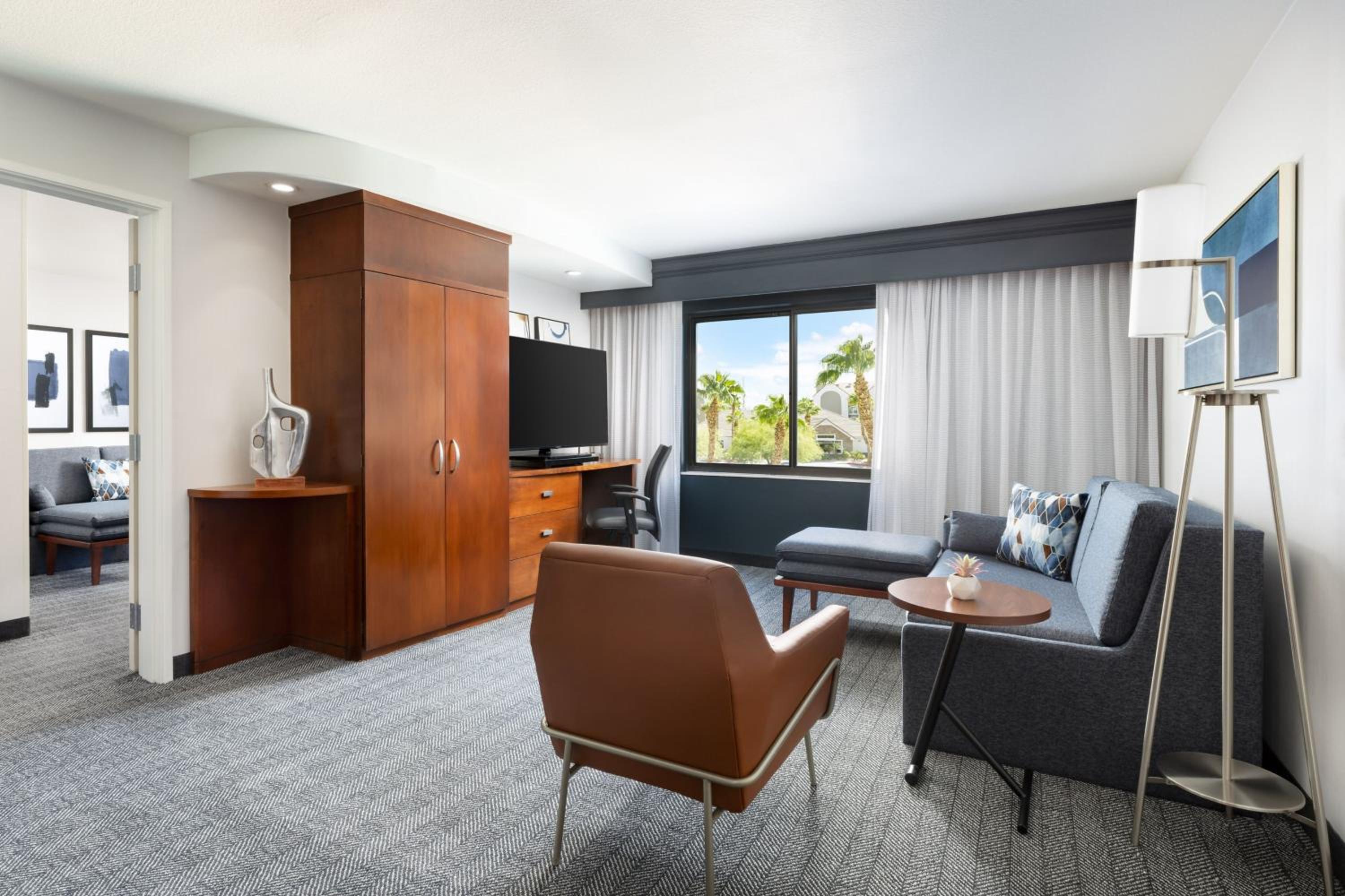 One-Bedroom King Suite with Sofa Bed  - Photo 1