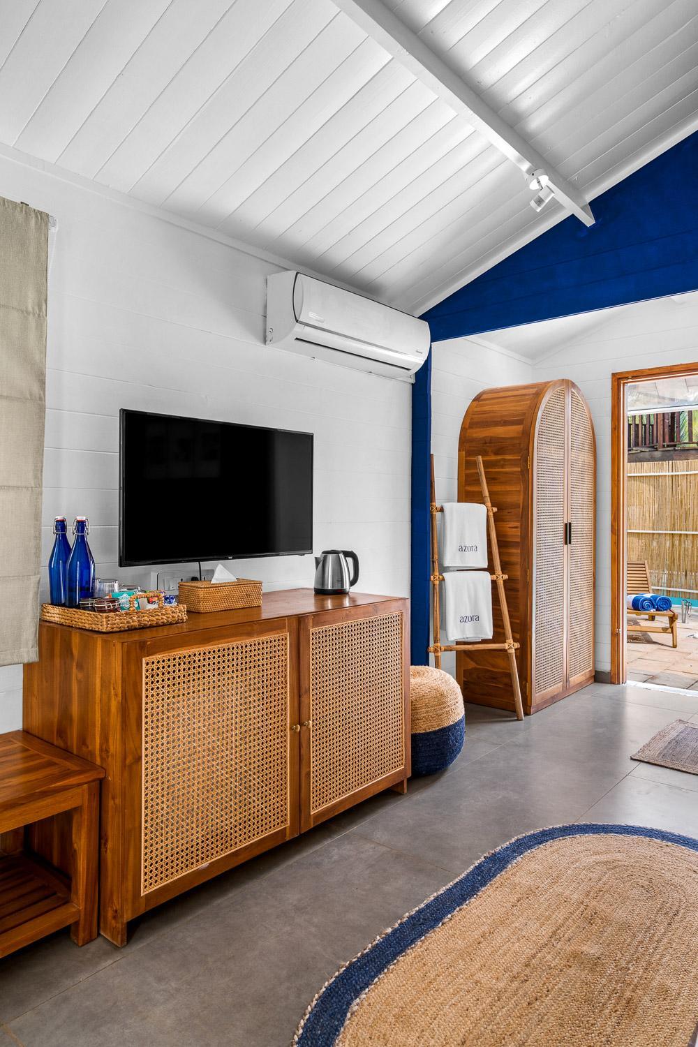 Clique Cottage with Pool Access - Photo 4