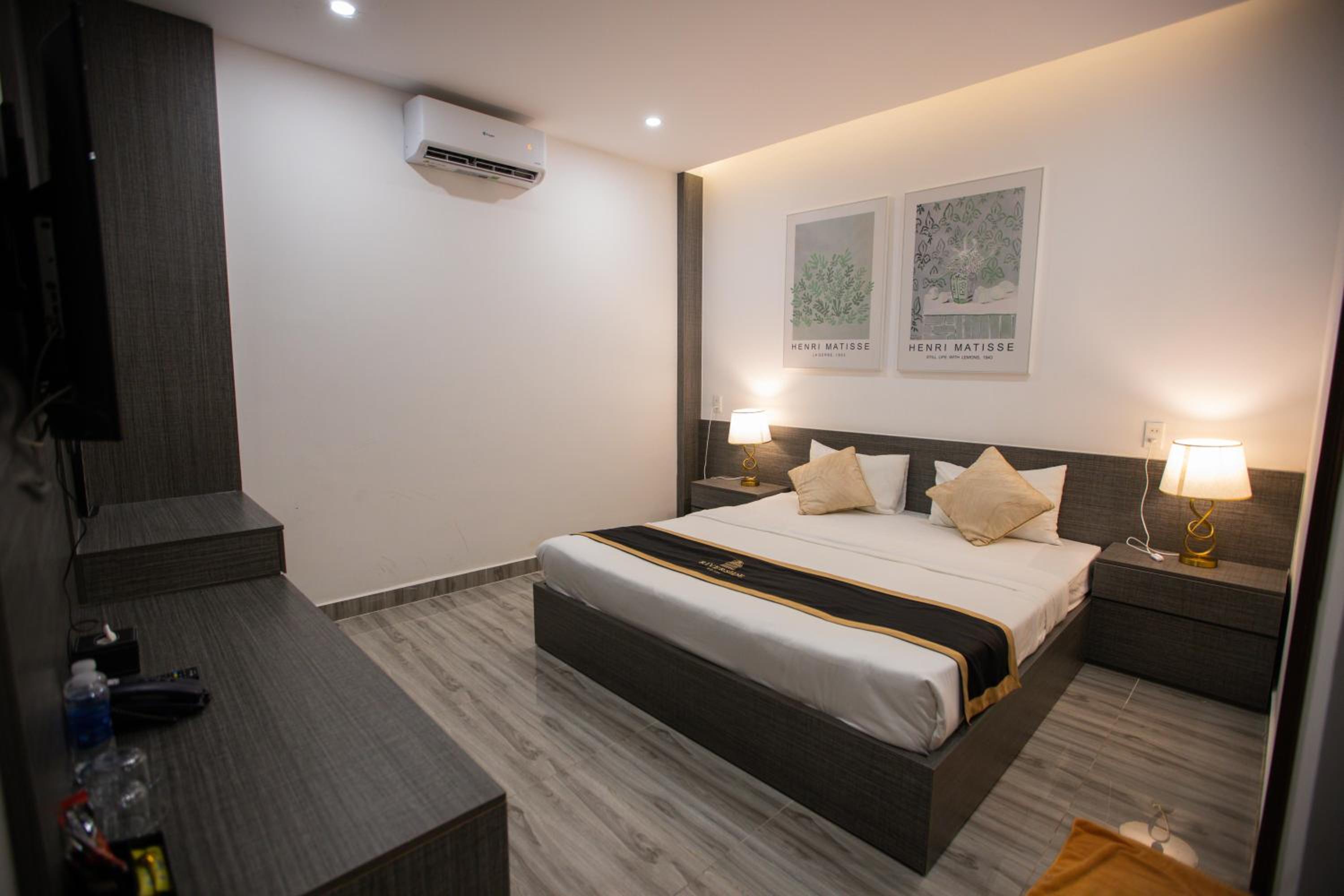 Standard King Room photo 2