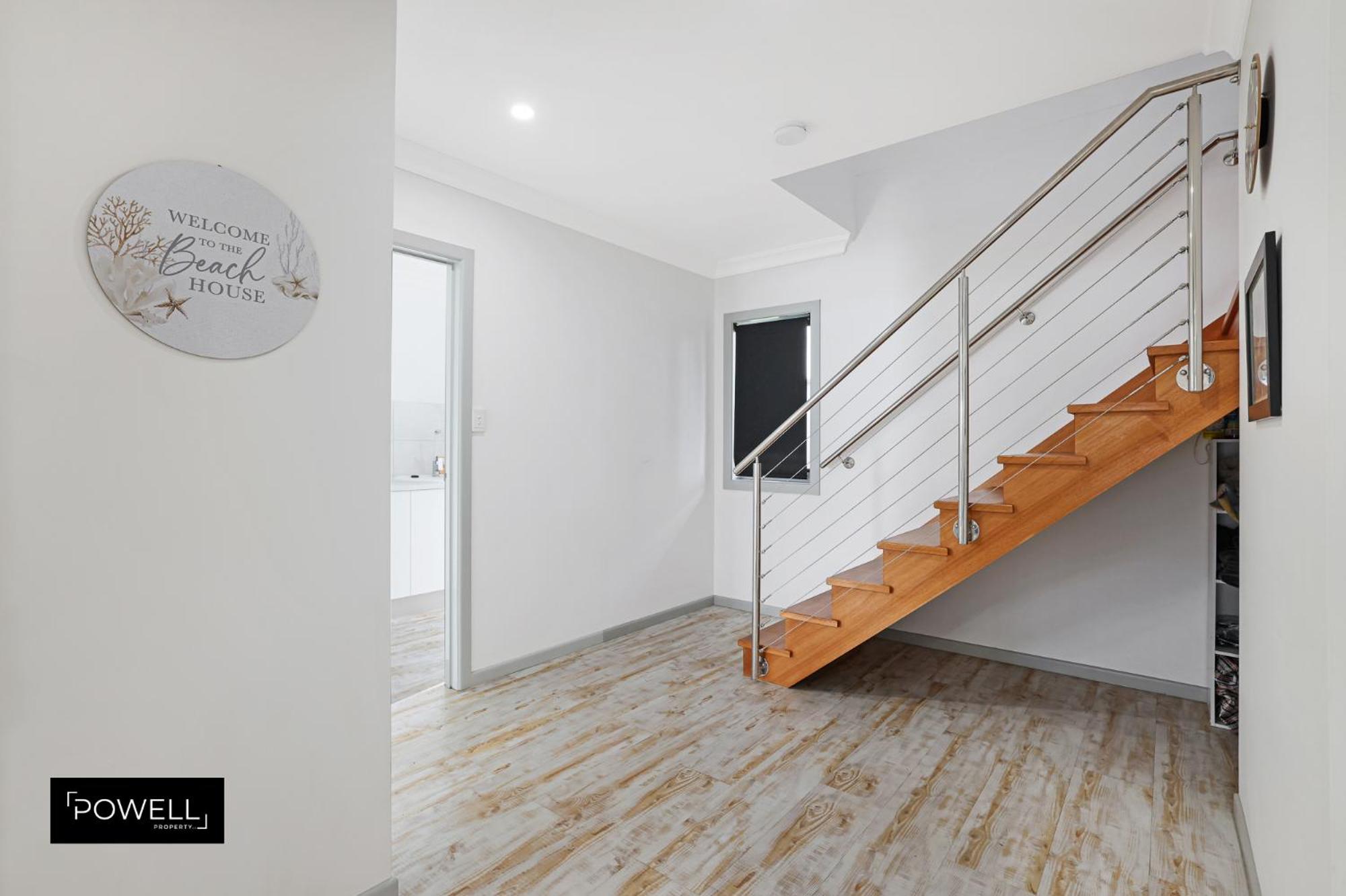 Three-Bedroom House photo 3