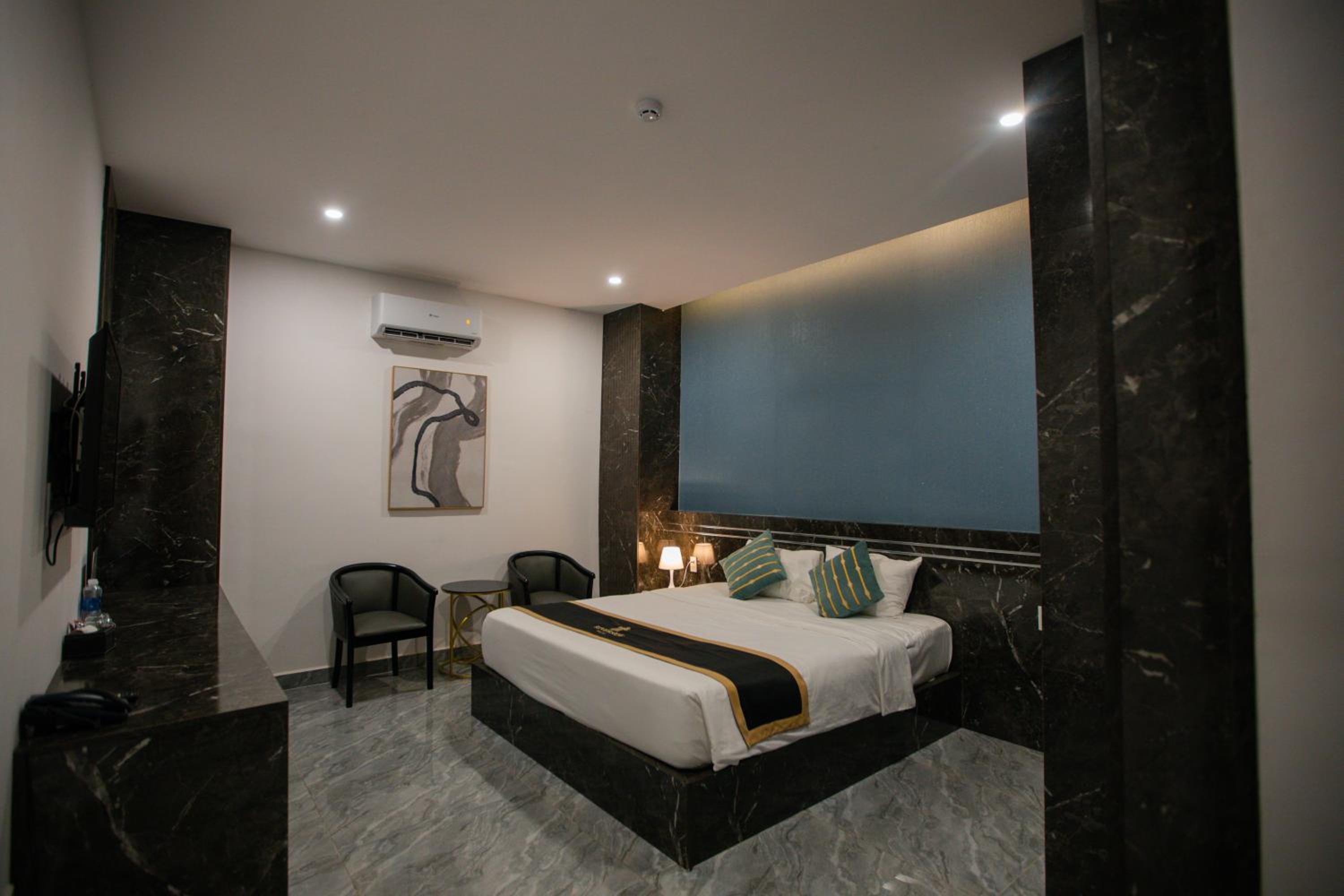 Standard King Room