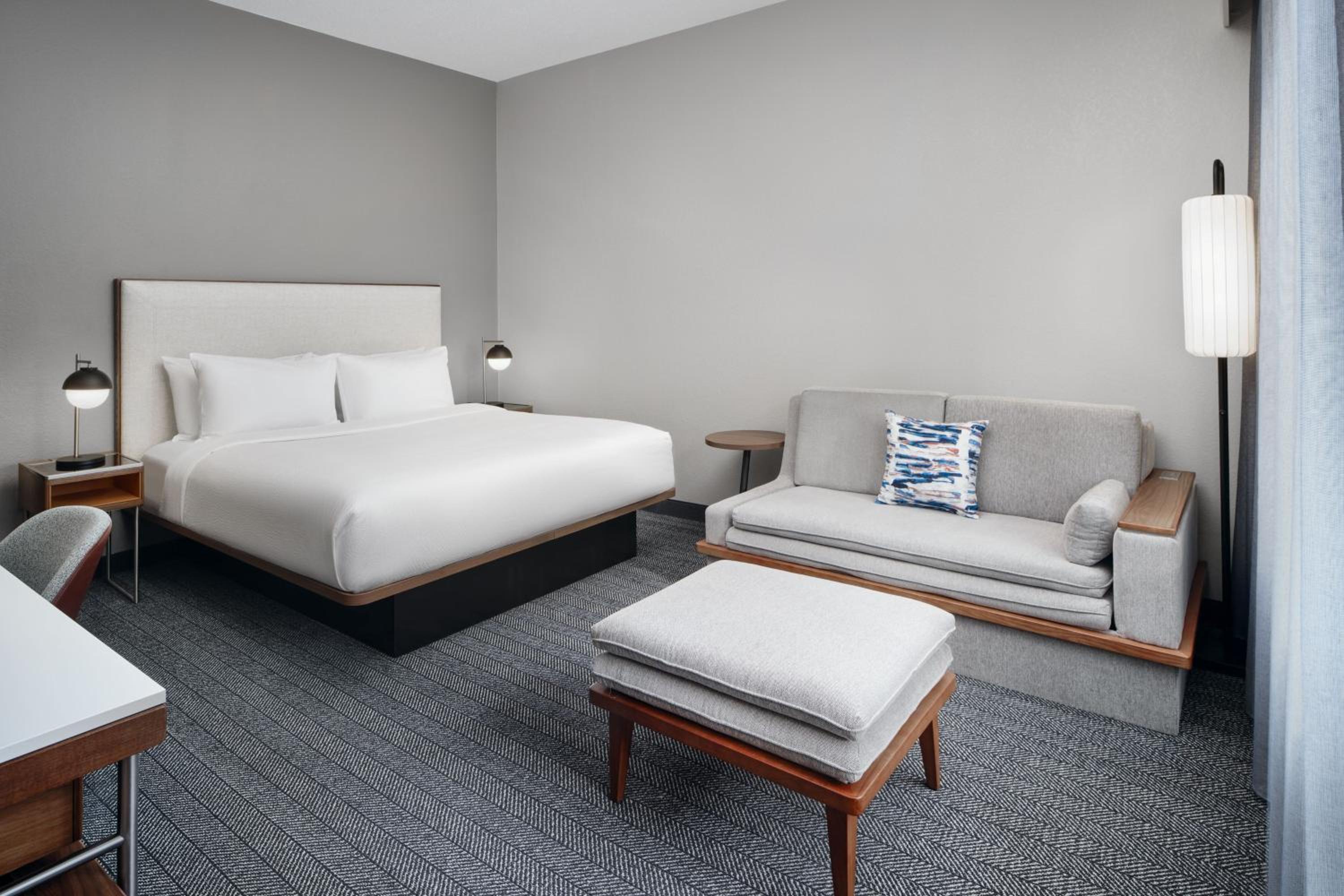 King Room with Sofa Bed - Photo 1
