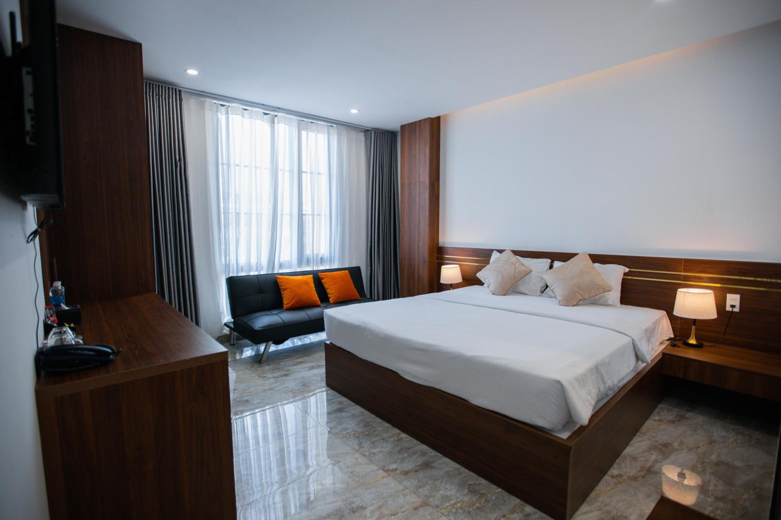 Deluxe King Room photo 2