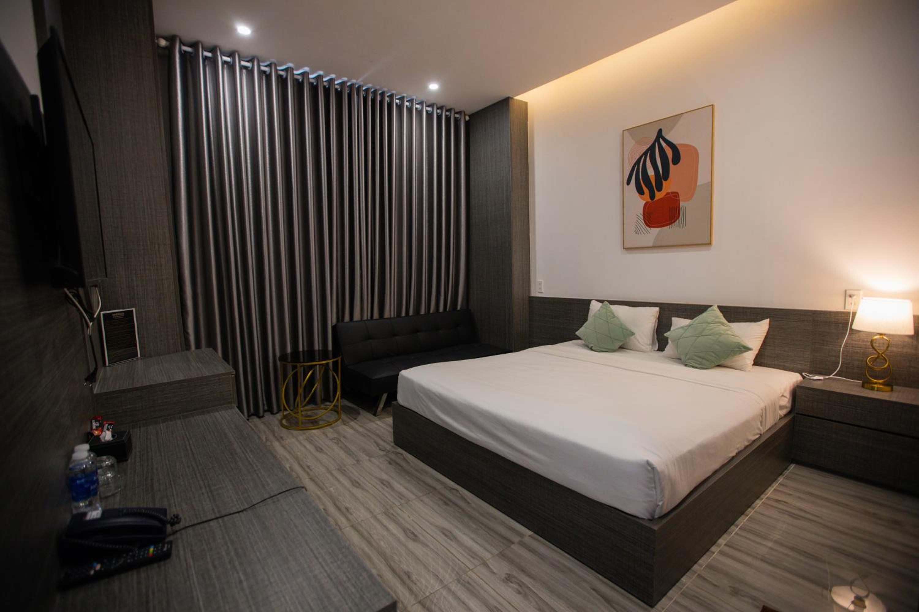 Deluxe King Room