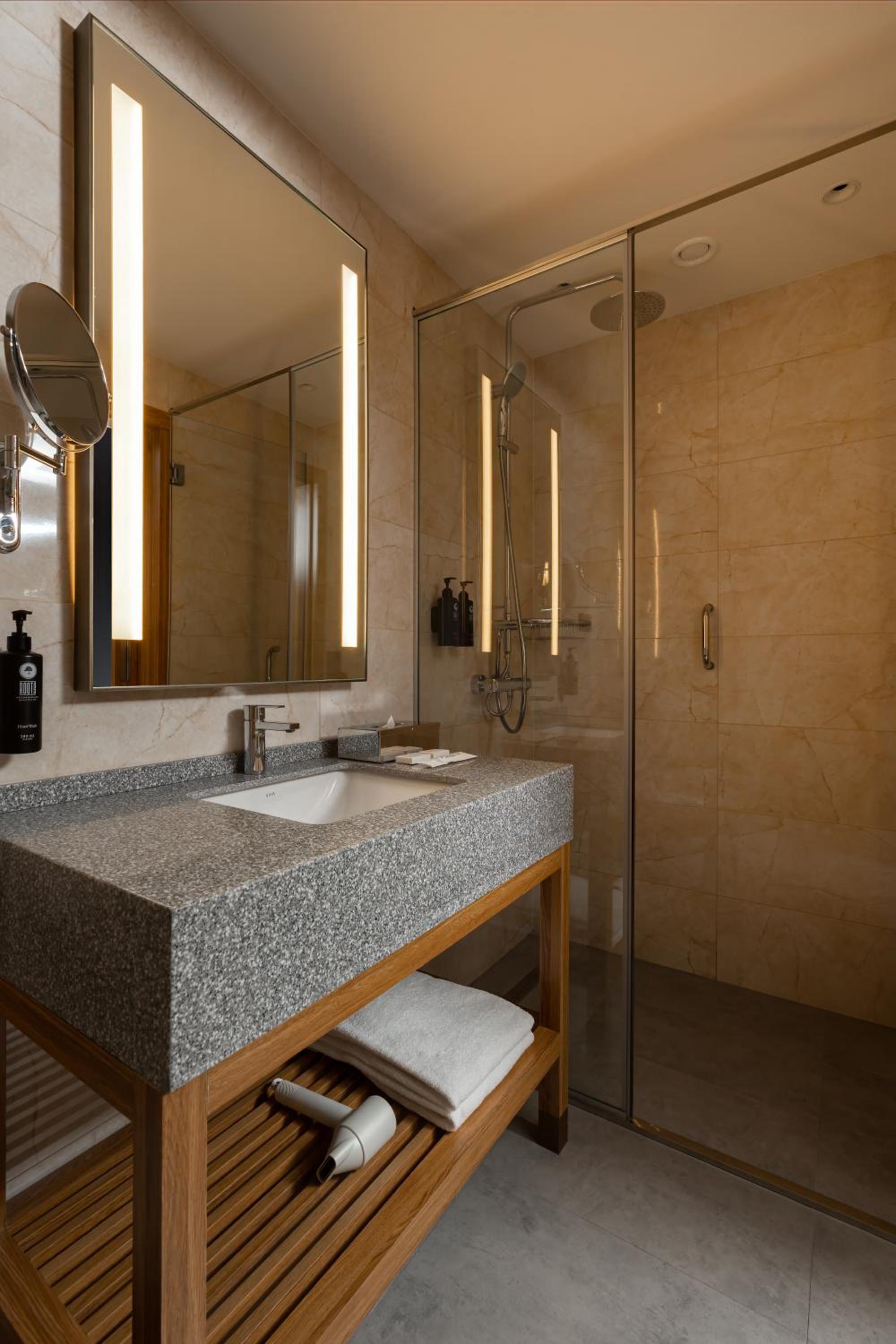 Accessible Room - Photo 6