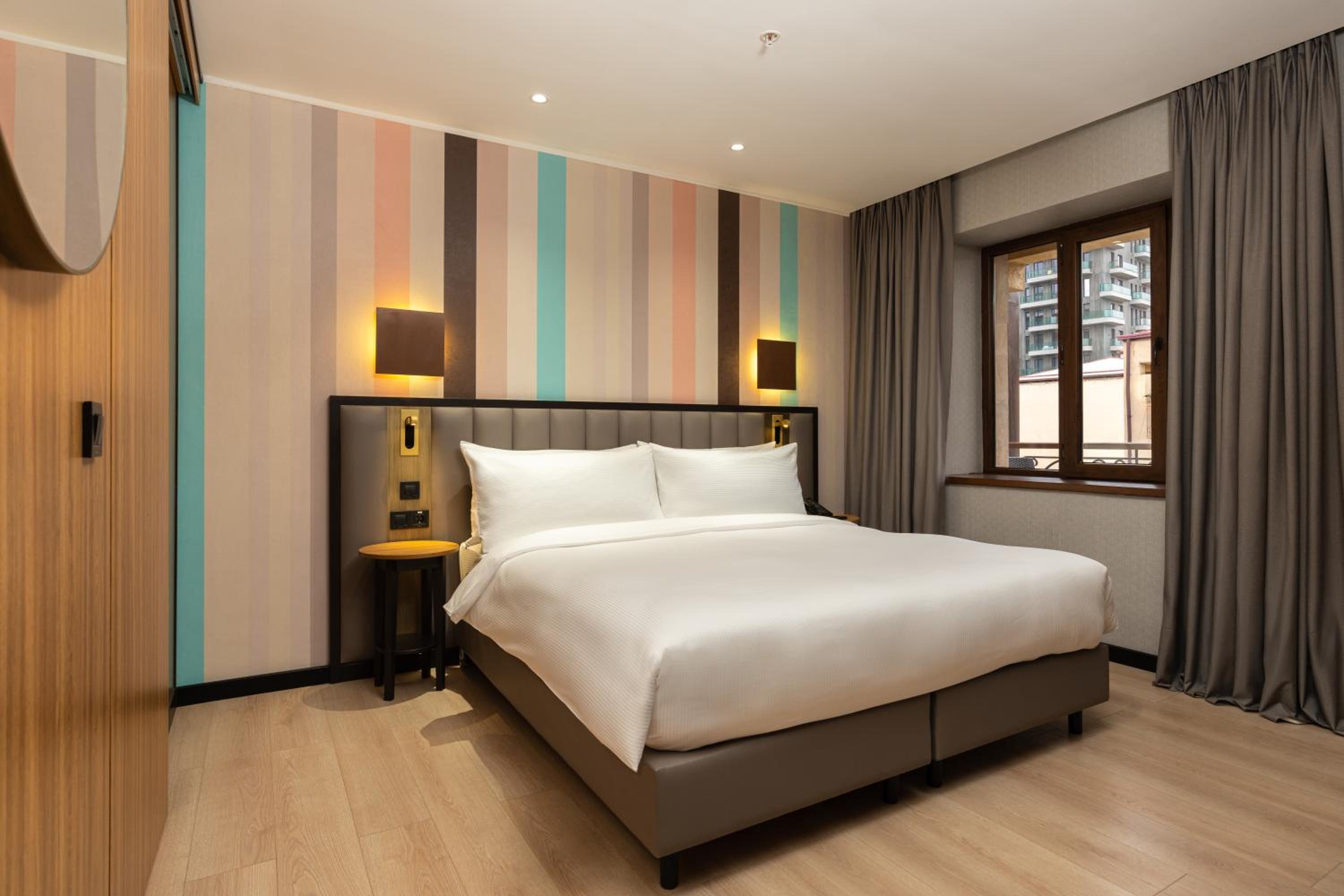 Standard King Room - Photo 3