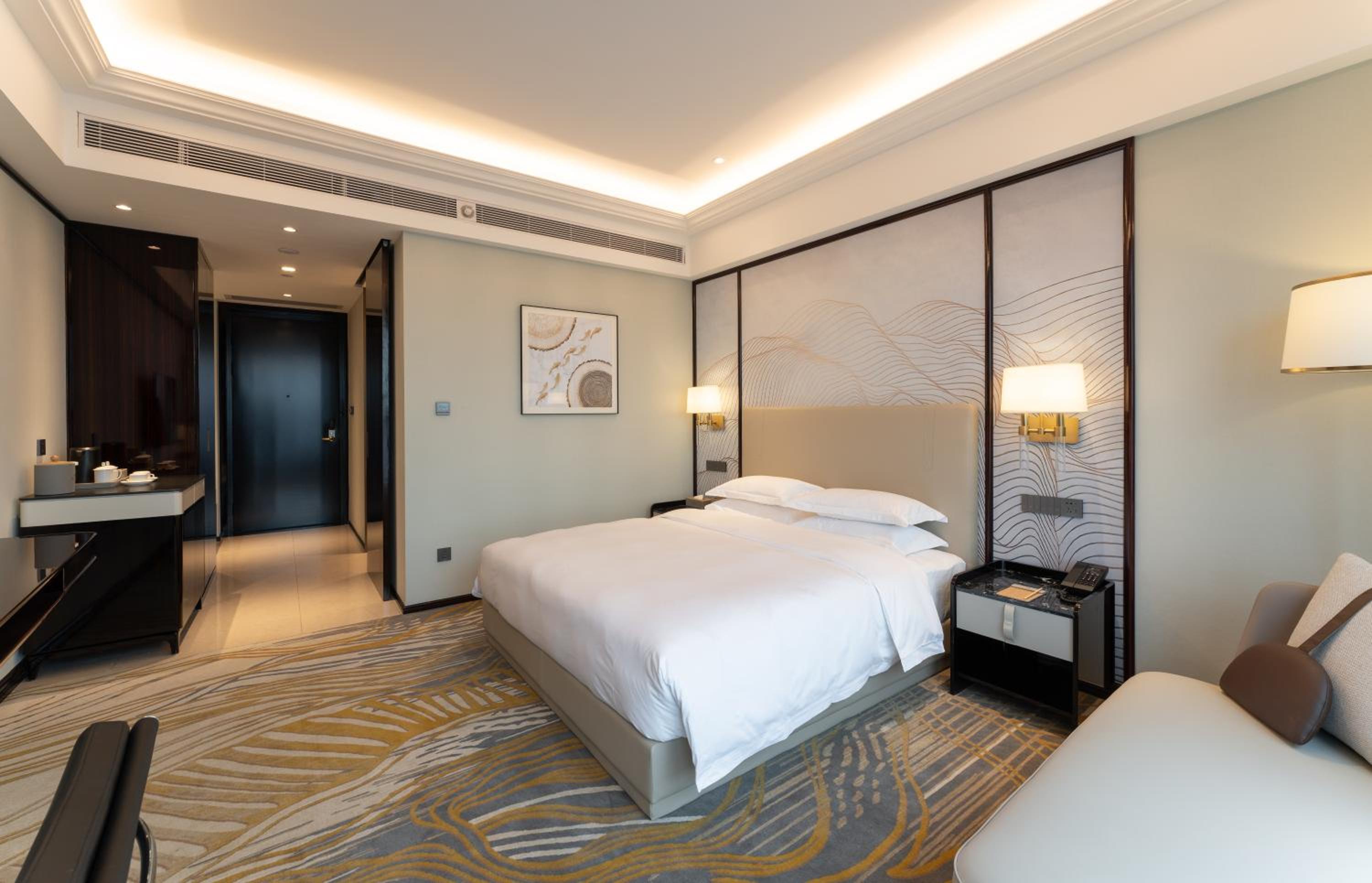 Deluxe Queen Room photo 3
