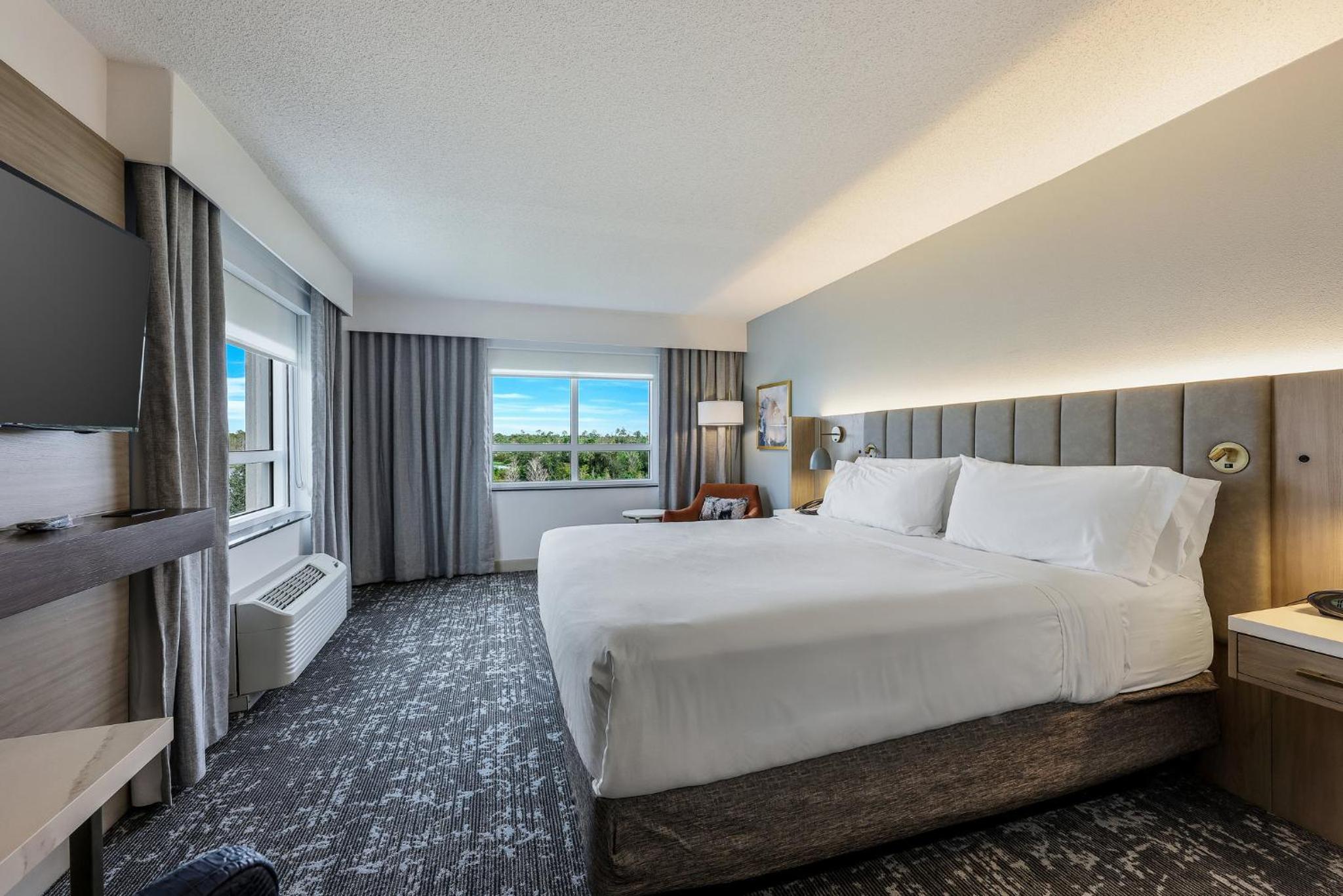 Premium King Room - Photo 1