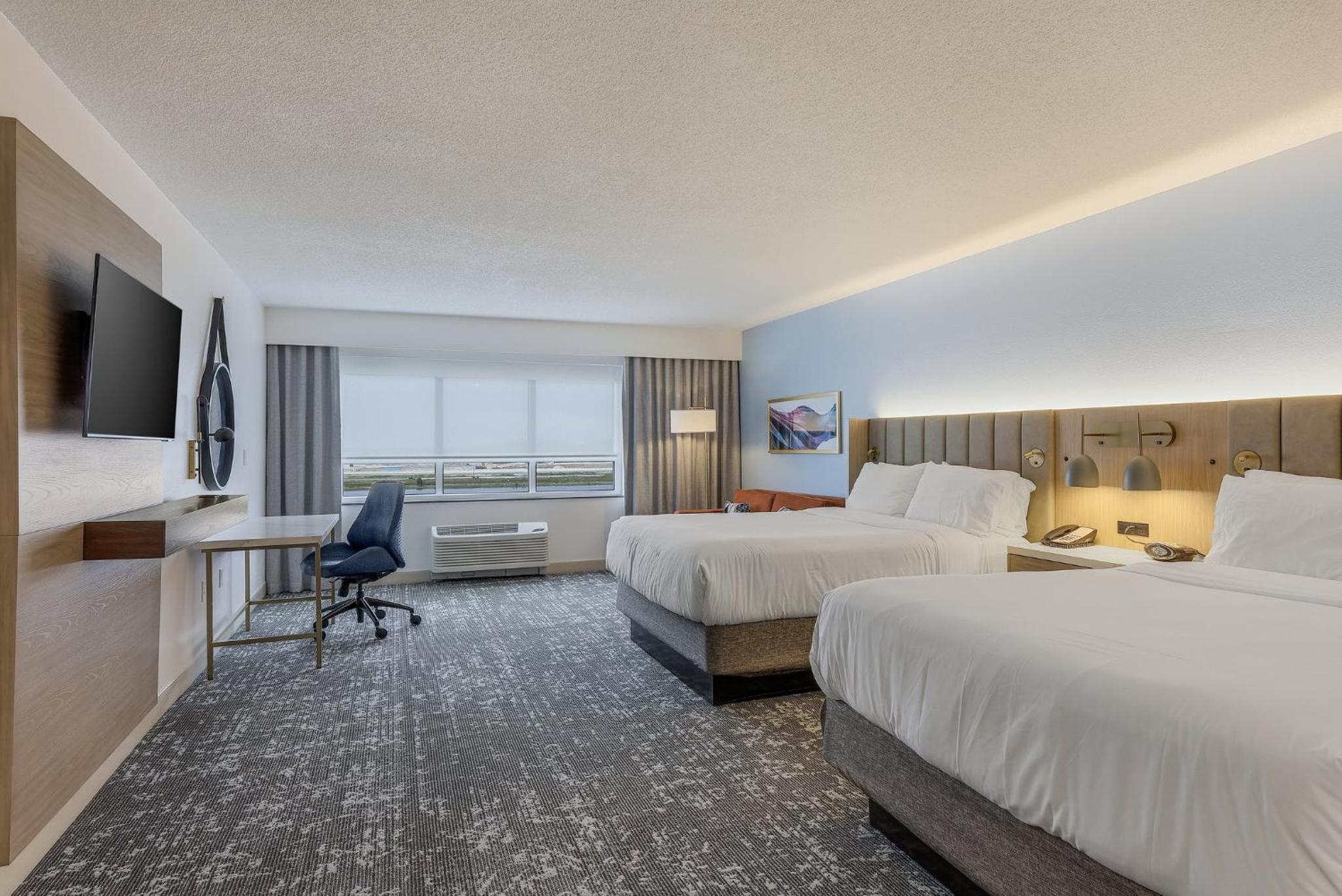 Standard Room with Two Queen Beds - Communications Accessible Tub - Photo 1