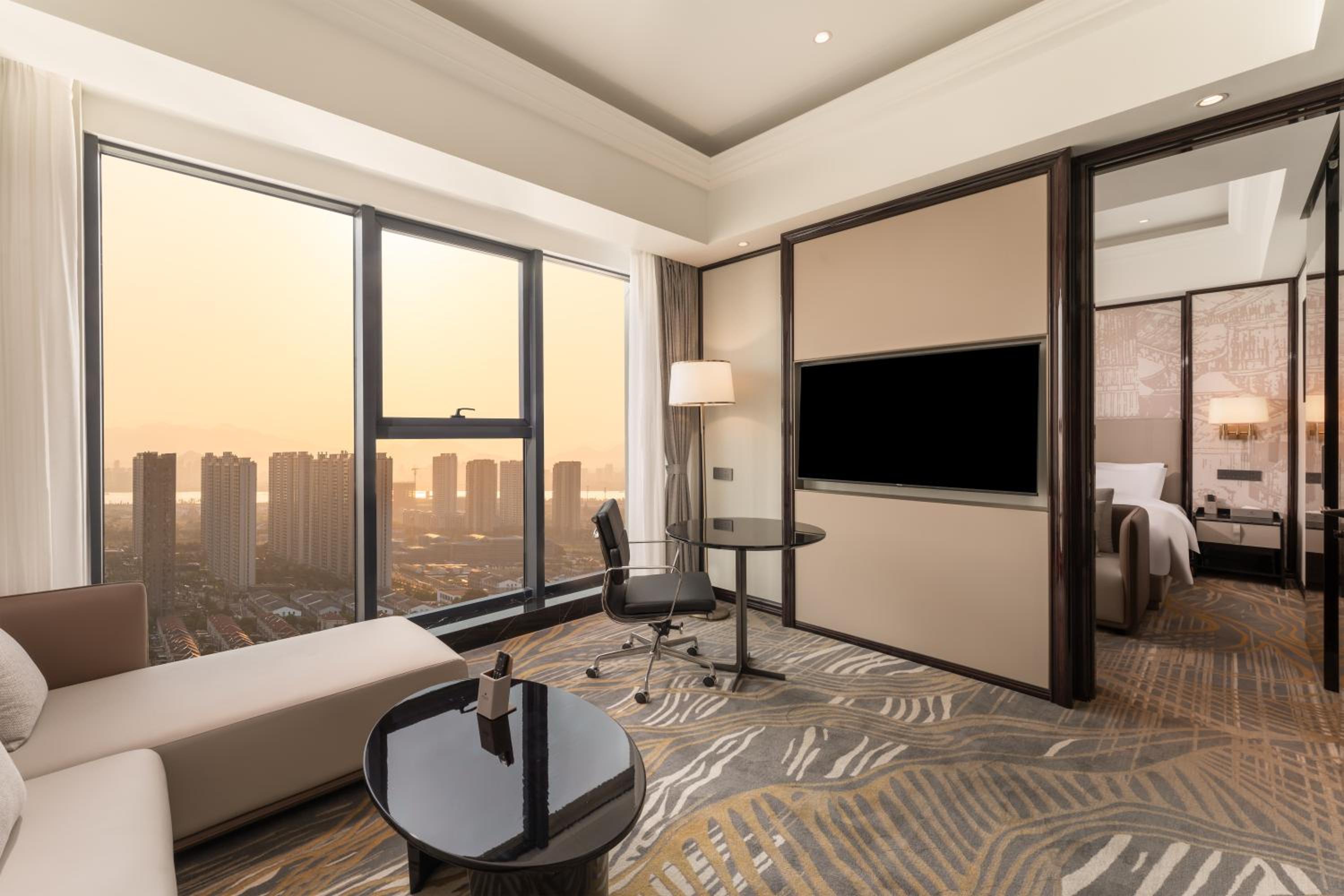 Deluxe Suite photo 3