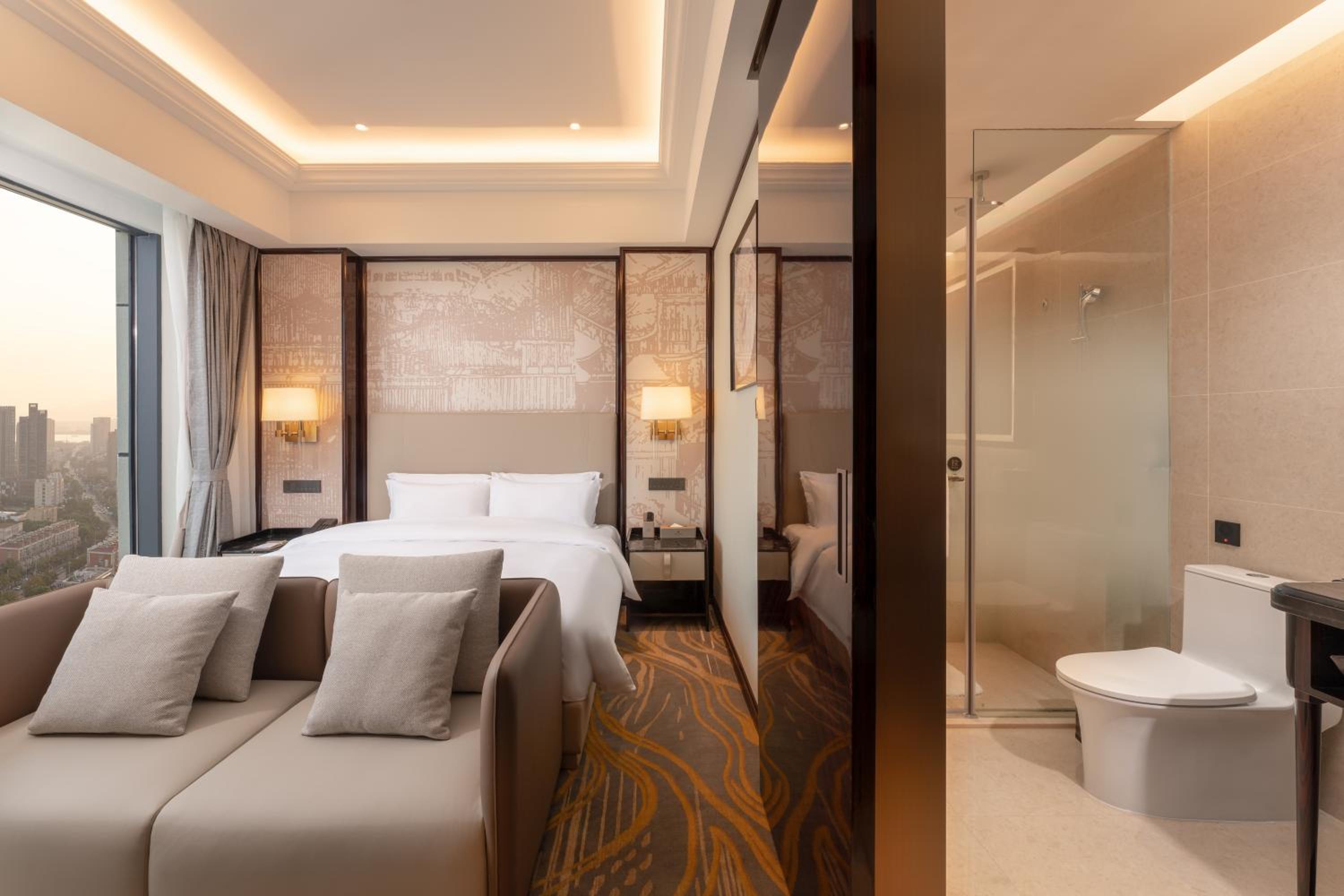 Deluxe Suite photo 3