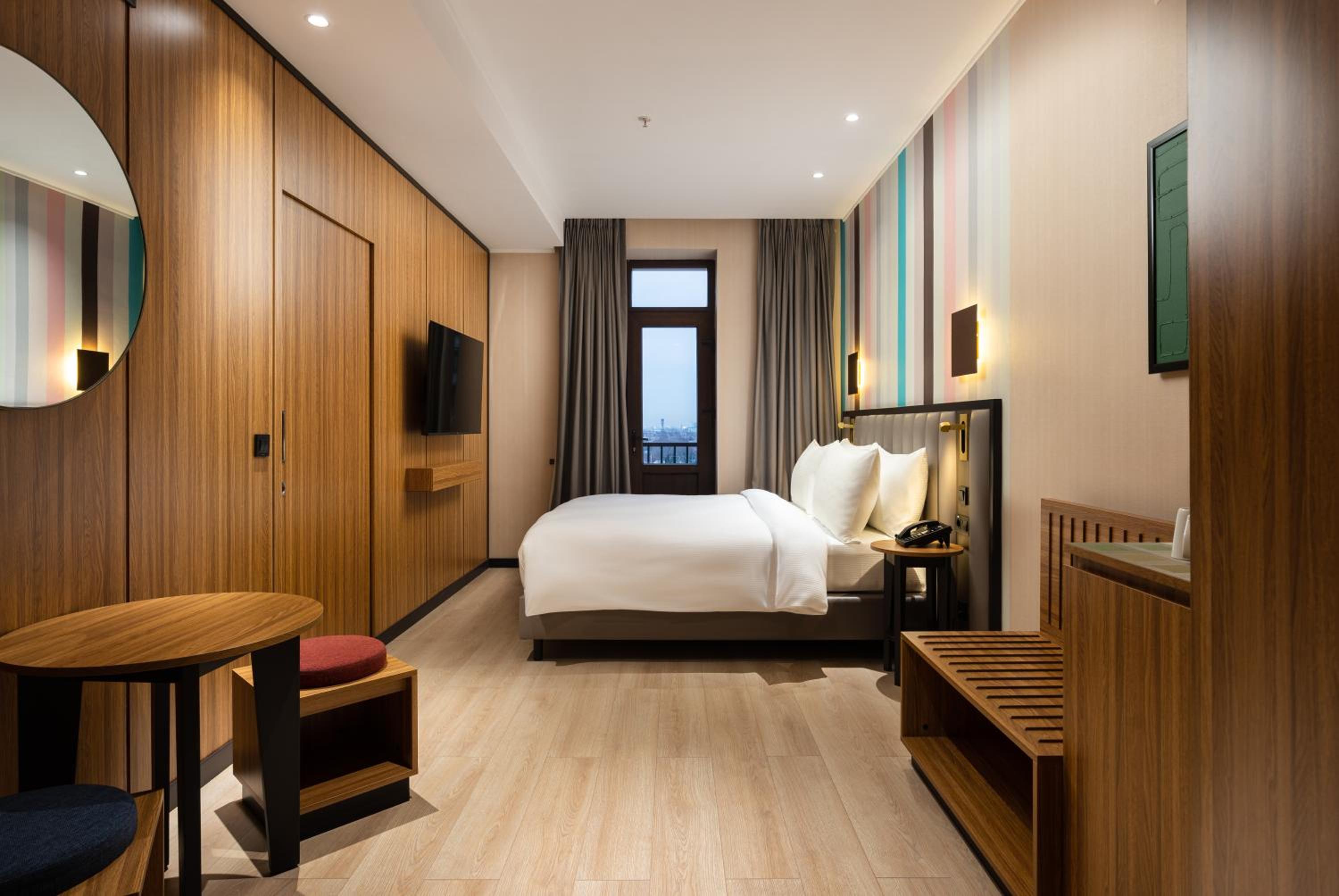 Standard King Room - Photo 2