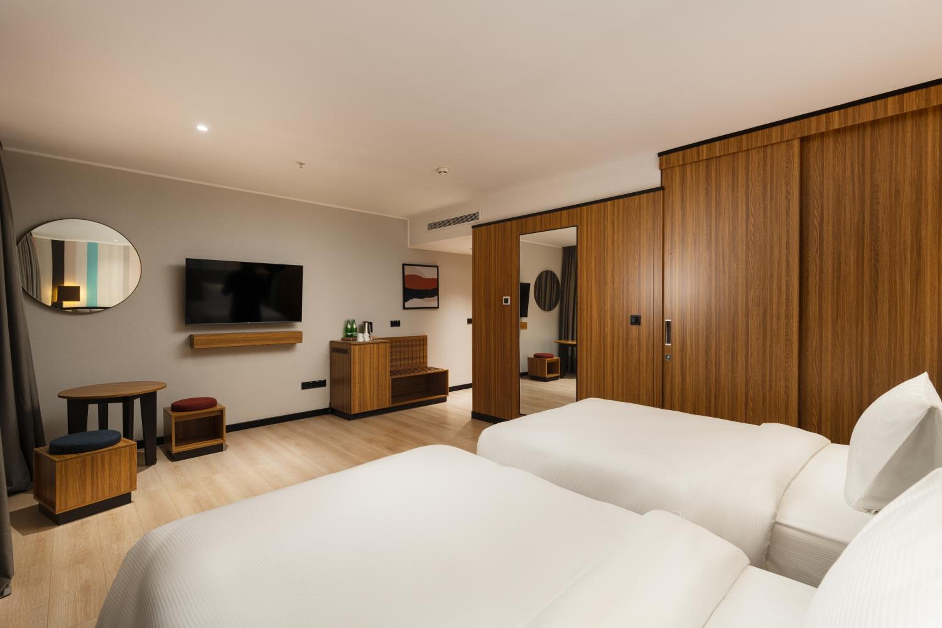 Standard Twin Room - Photo 5
