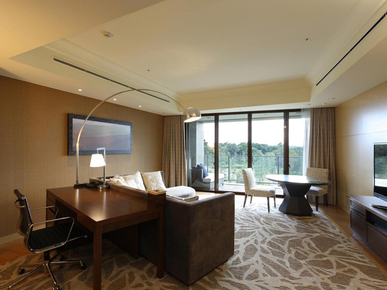Superior Twin Suite - Non-Smoking - Photo 6