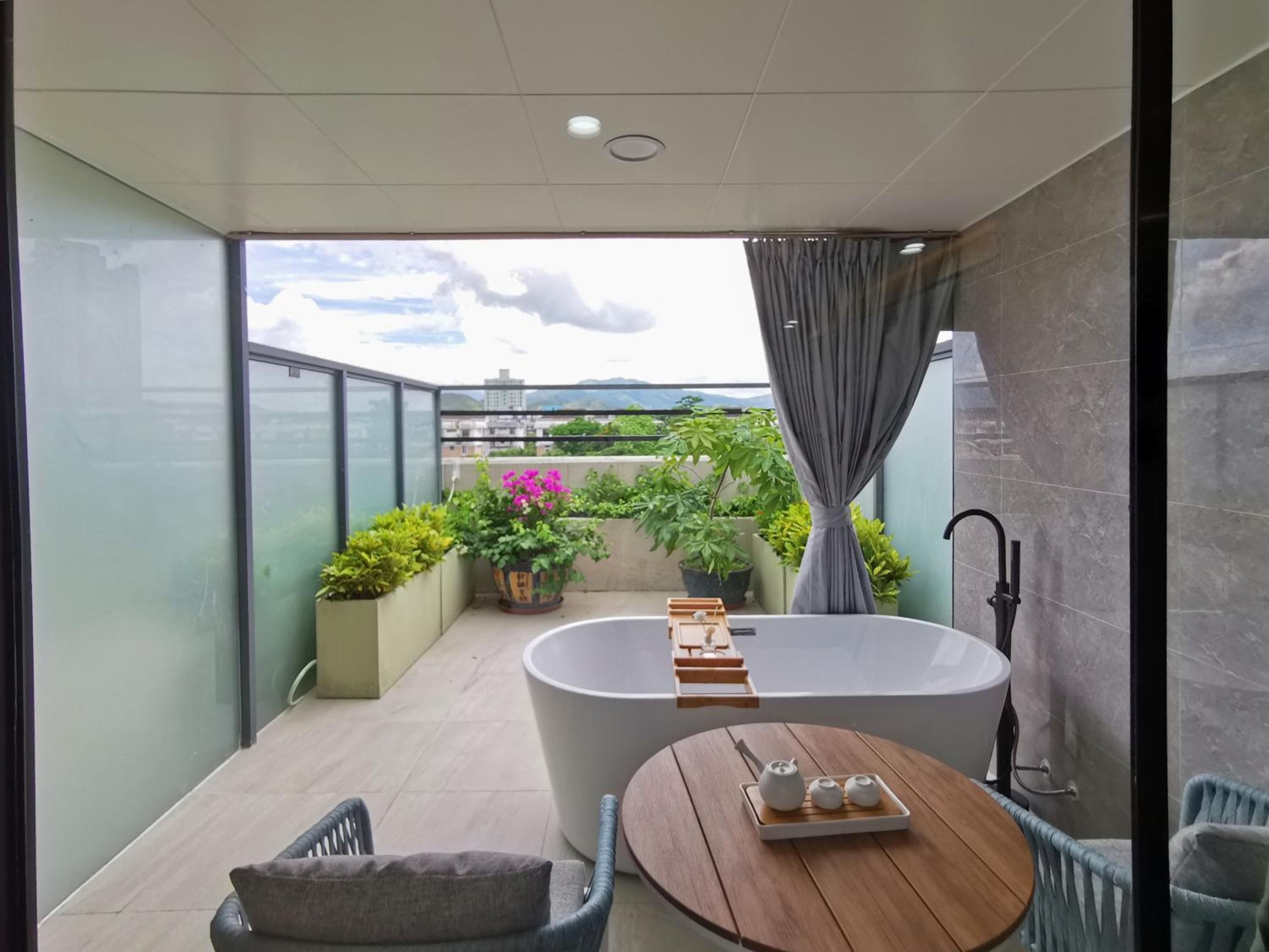 Twin Room with Courtyard View photo 3