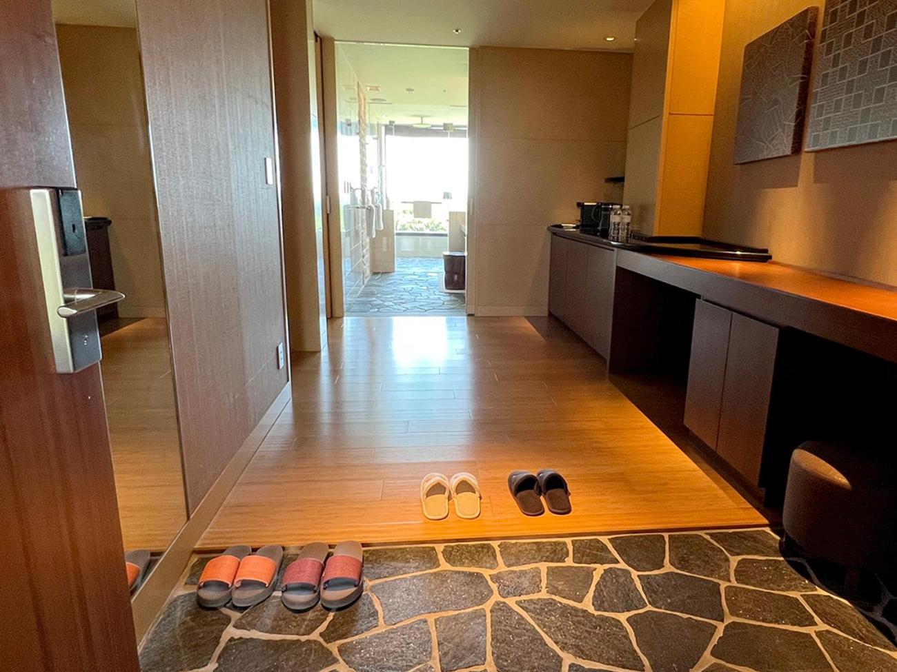 Superior Twin Suite - Non-Smoking - Photo 3