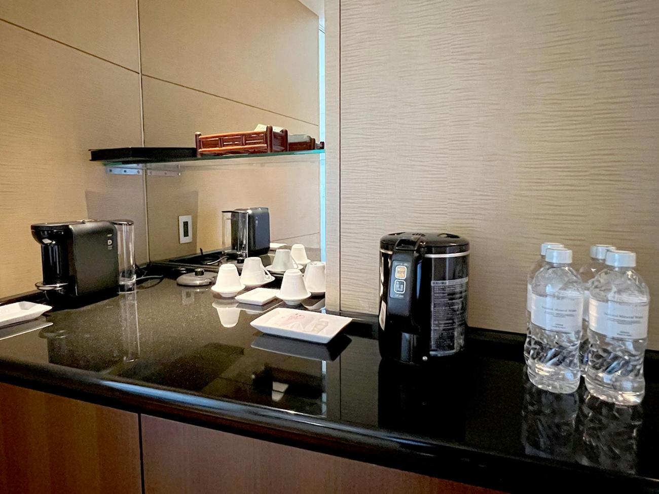 Superior Twin Suite - Non-Smoking - Photo 11
