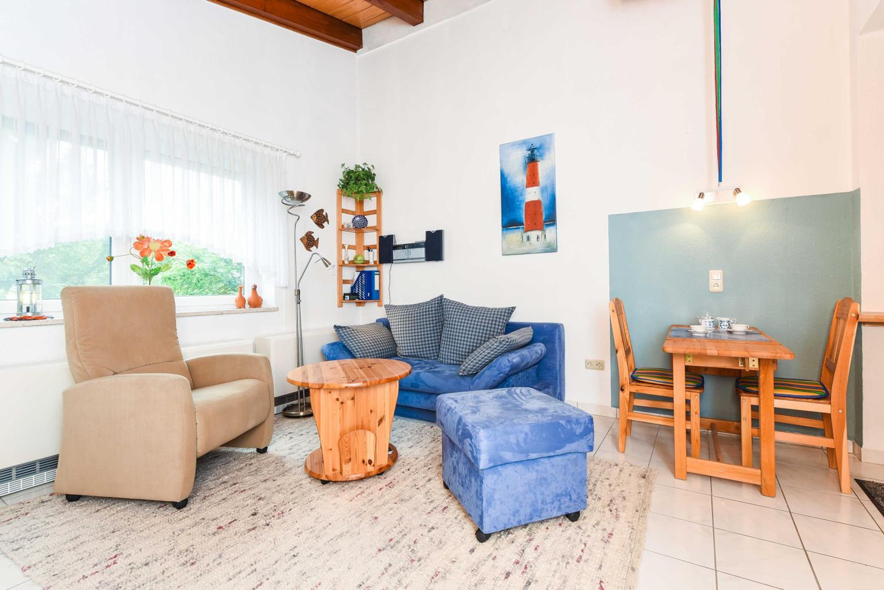 Apartment with Balcony photo 2