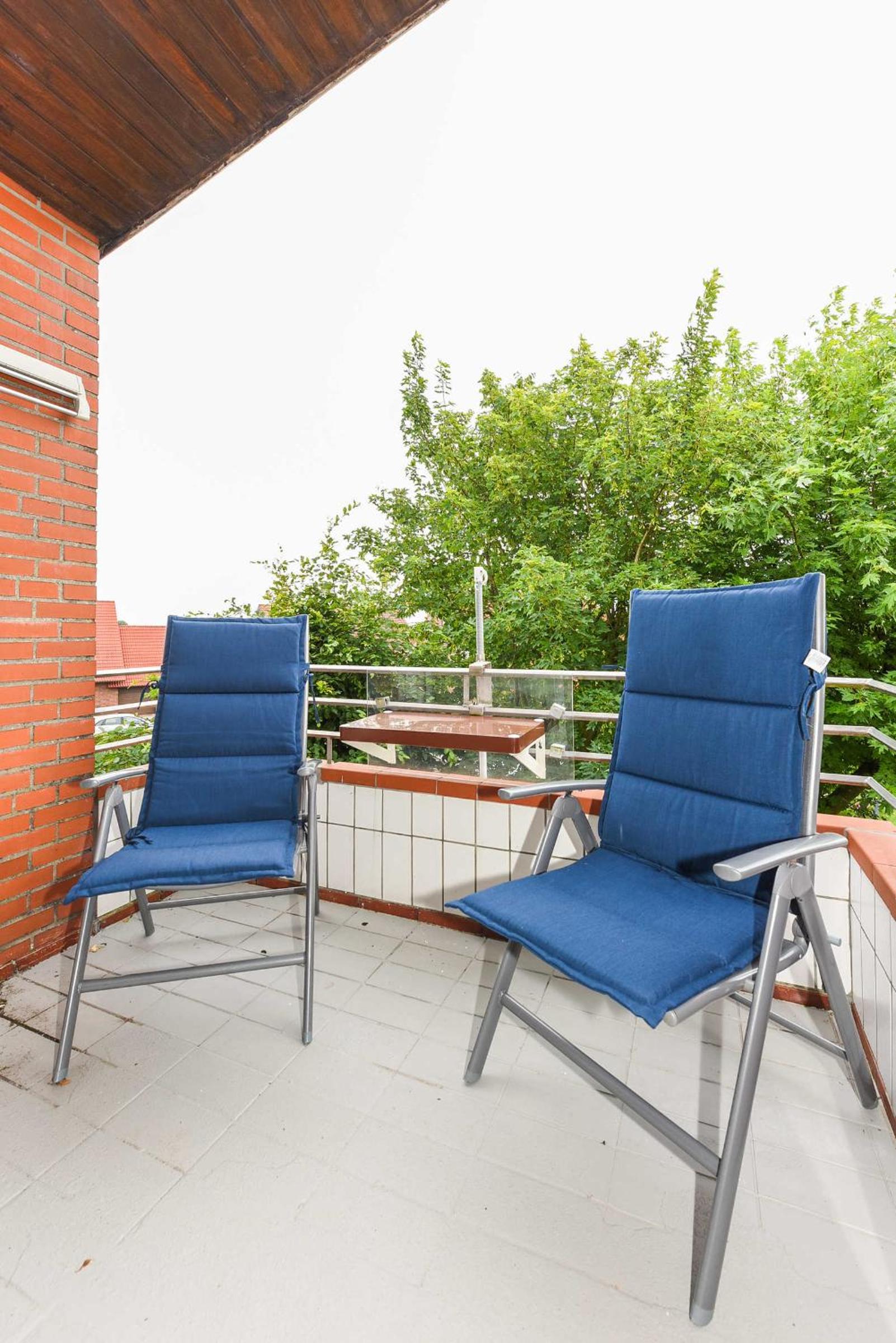 Apartment with Balcony photo 3