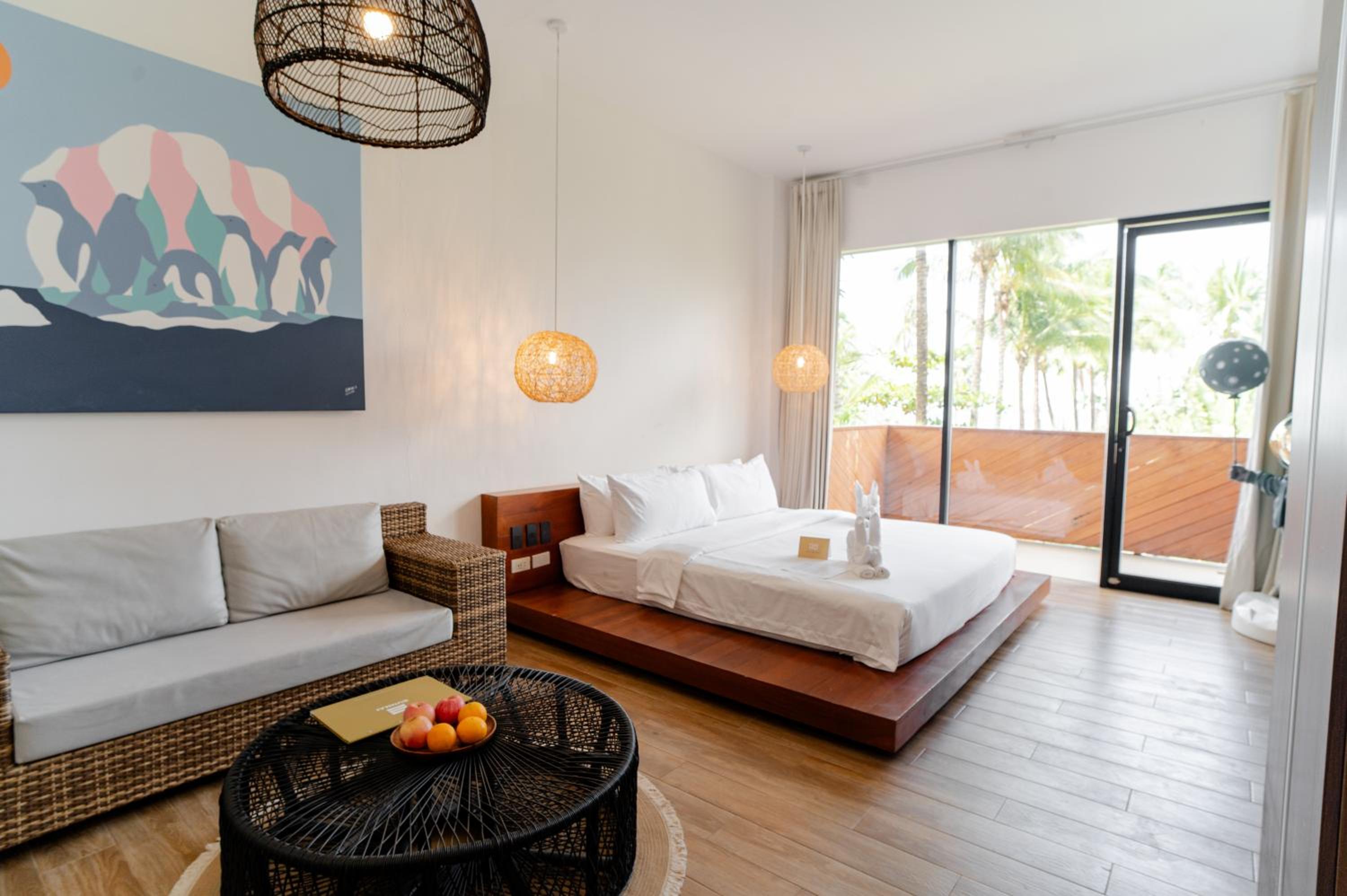 King Room with Balcony - Photo 1