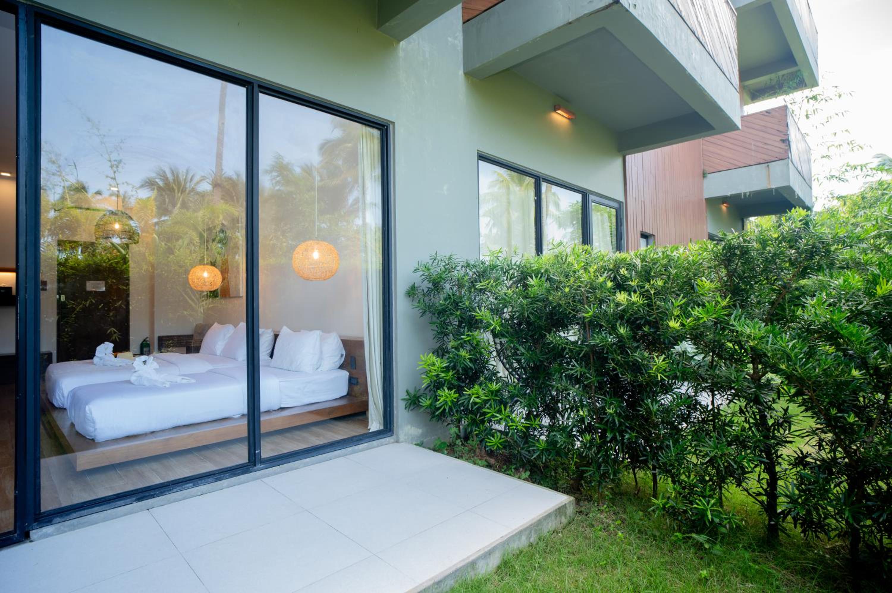 Deluxe Twin Room With Garden - Photo 13
