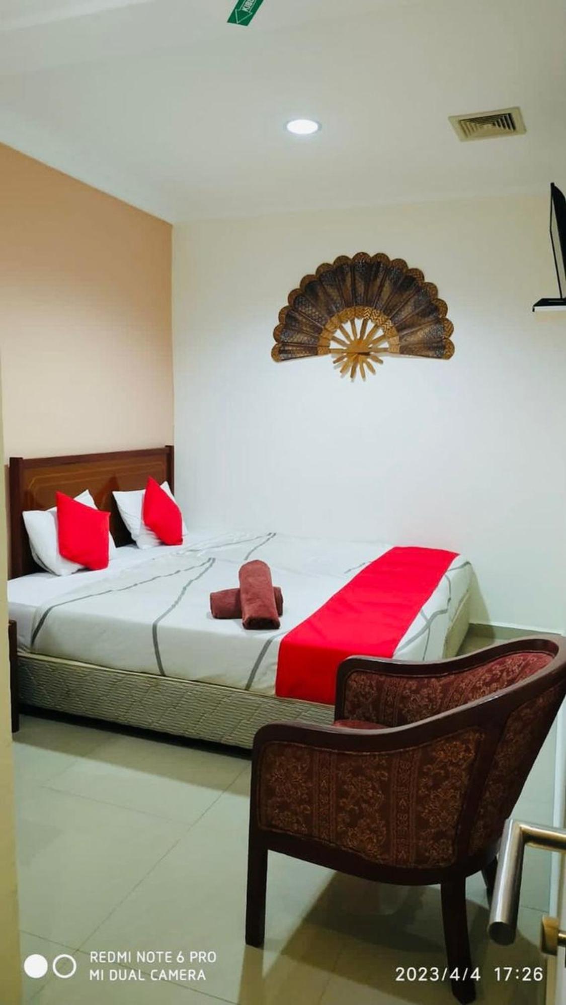 Standard King Room photo 1