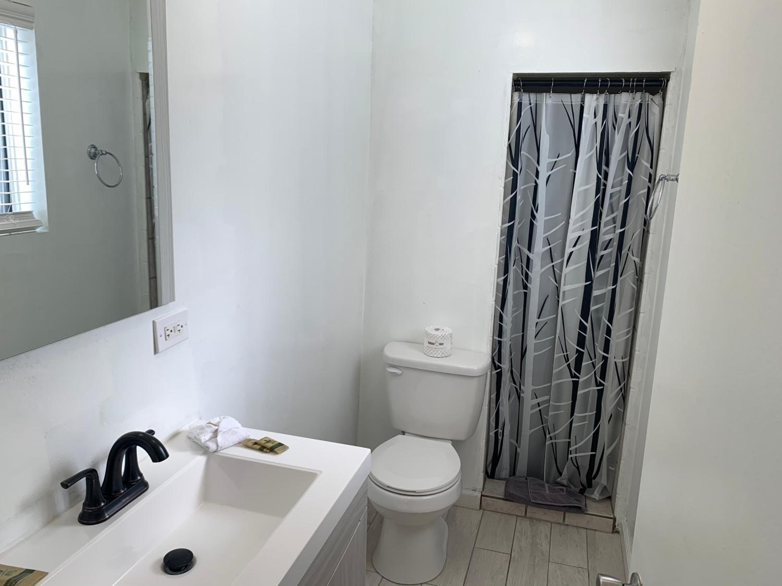 Two-Bedroom Apartment - Photo 6