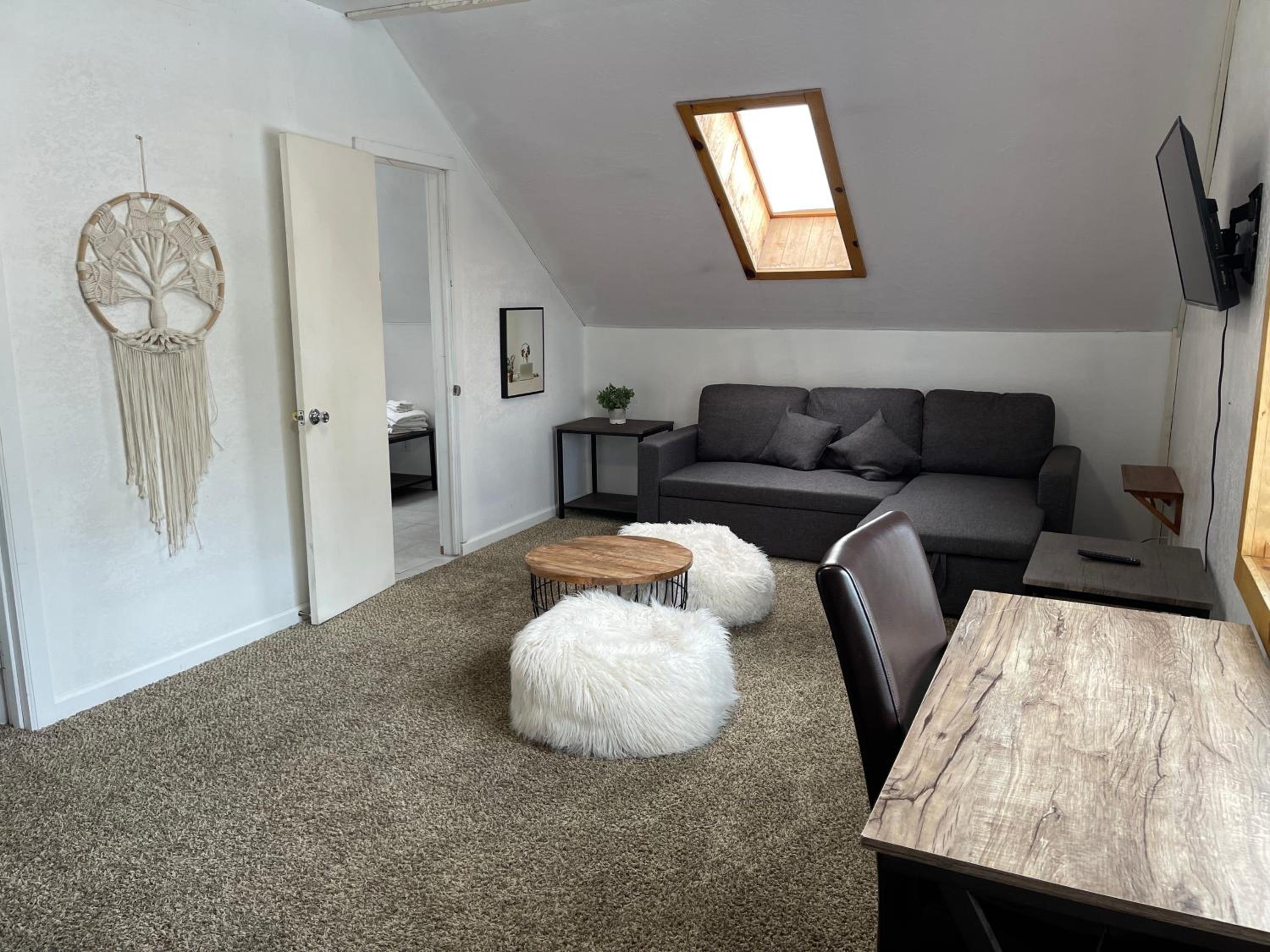 Three-Bedroom Apartment - Photo 11