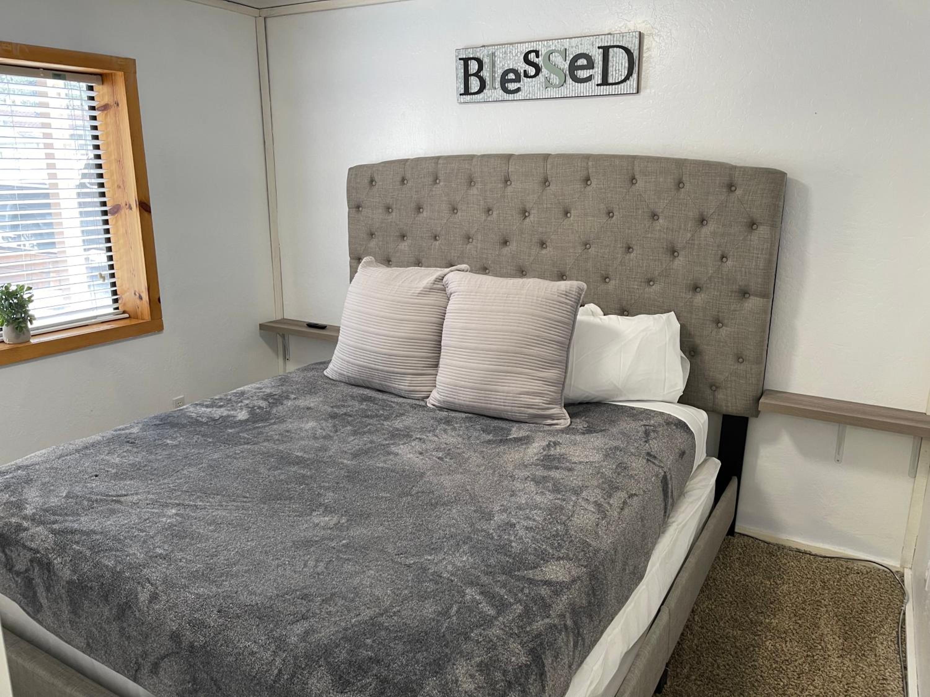Three-Bedroom Apartment - Photo 9