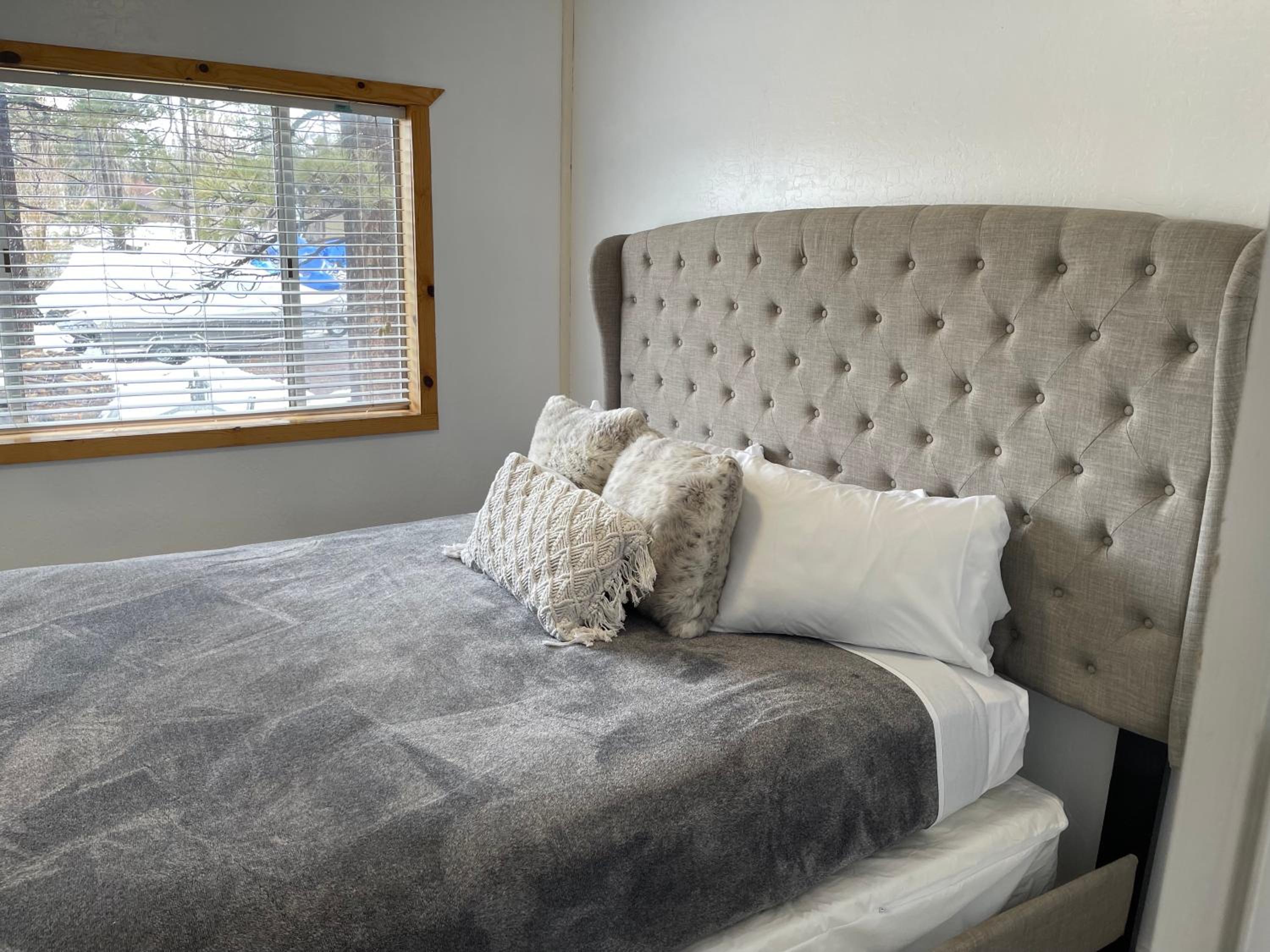 Three-Bedroom Apartment - Photo 14