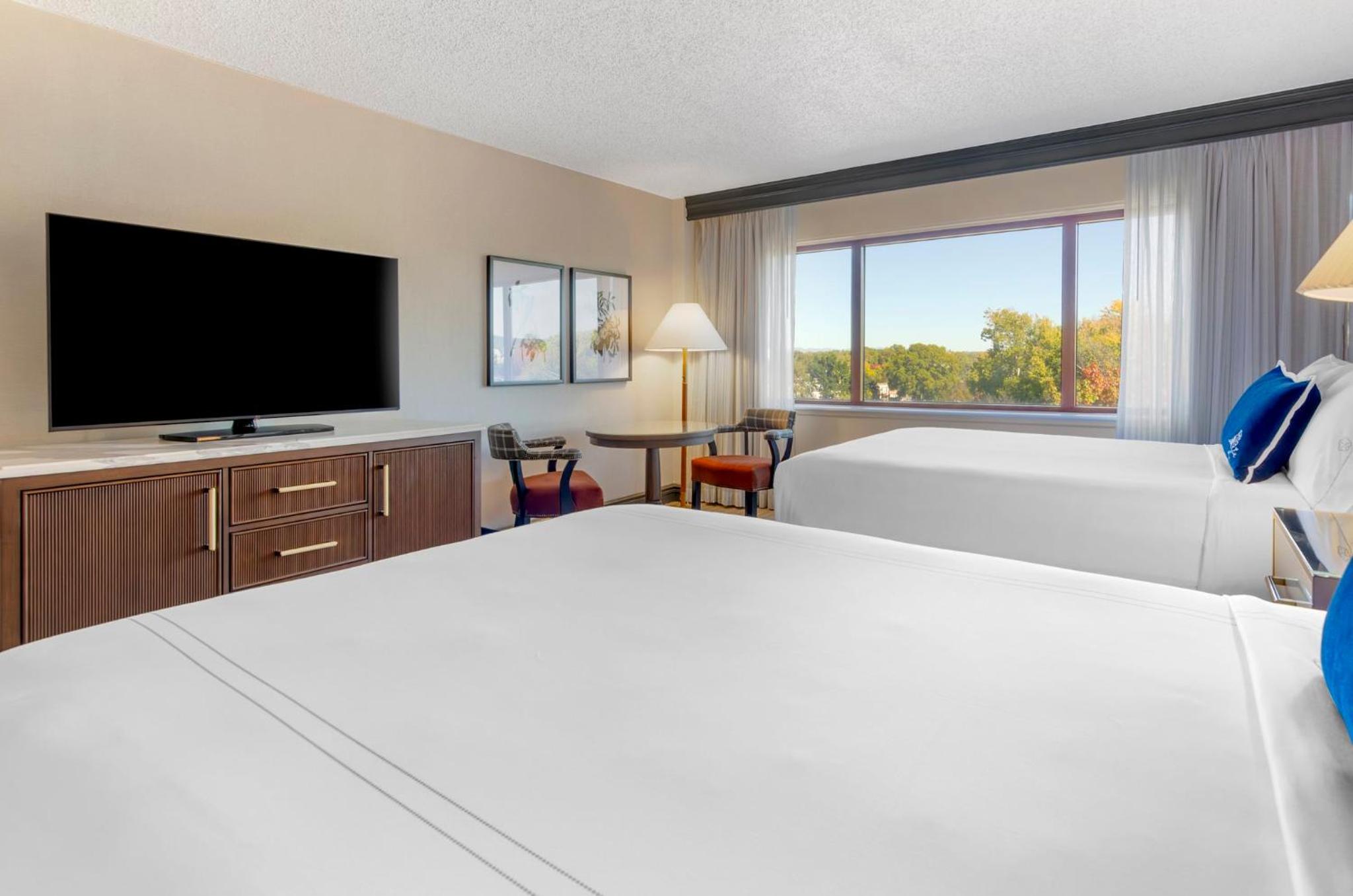 Deluxe Room 2 Queen Beds - Photo 4
