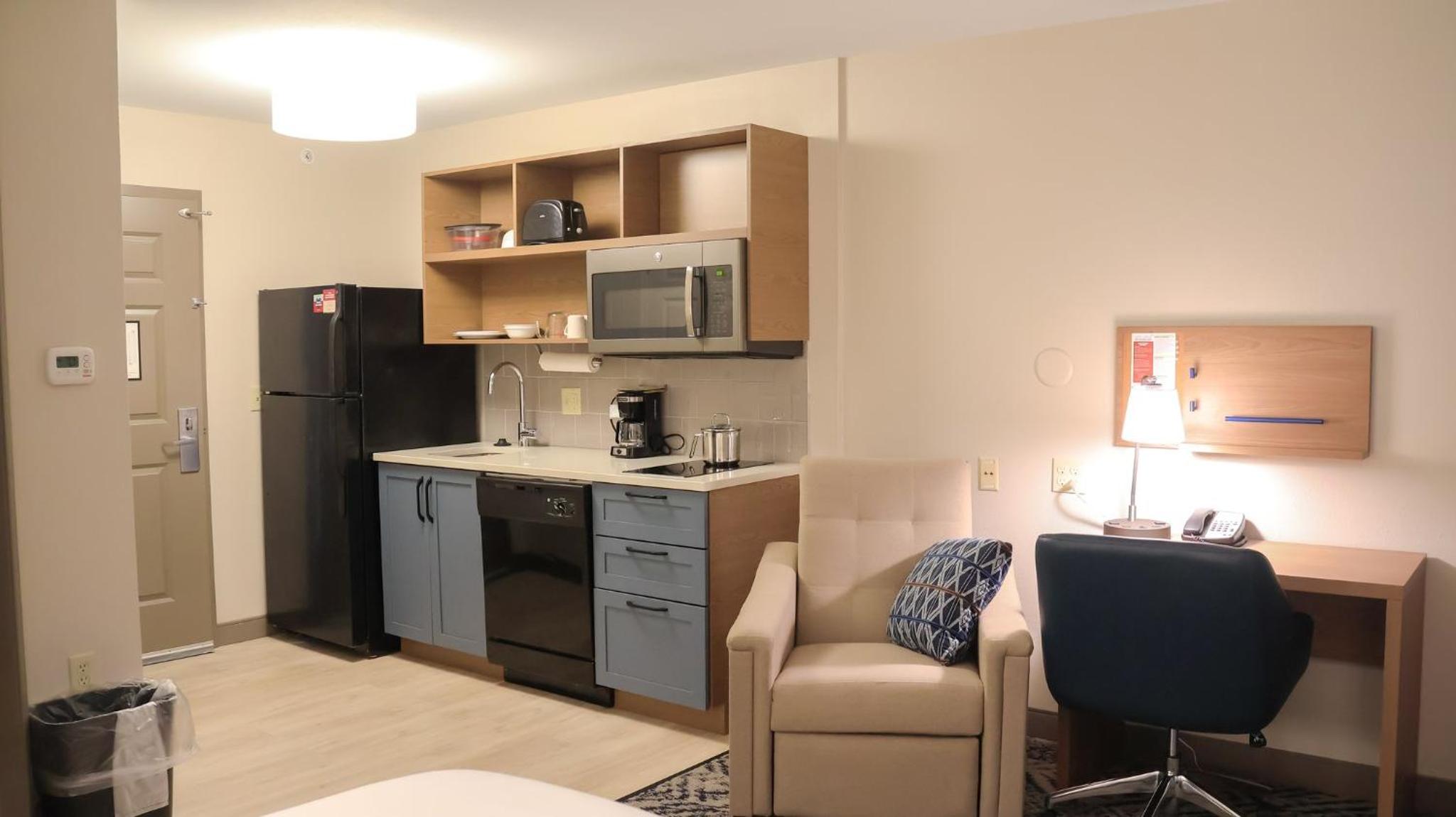 Studio Suite with Two Double Beds - Photo 3