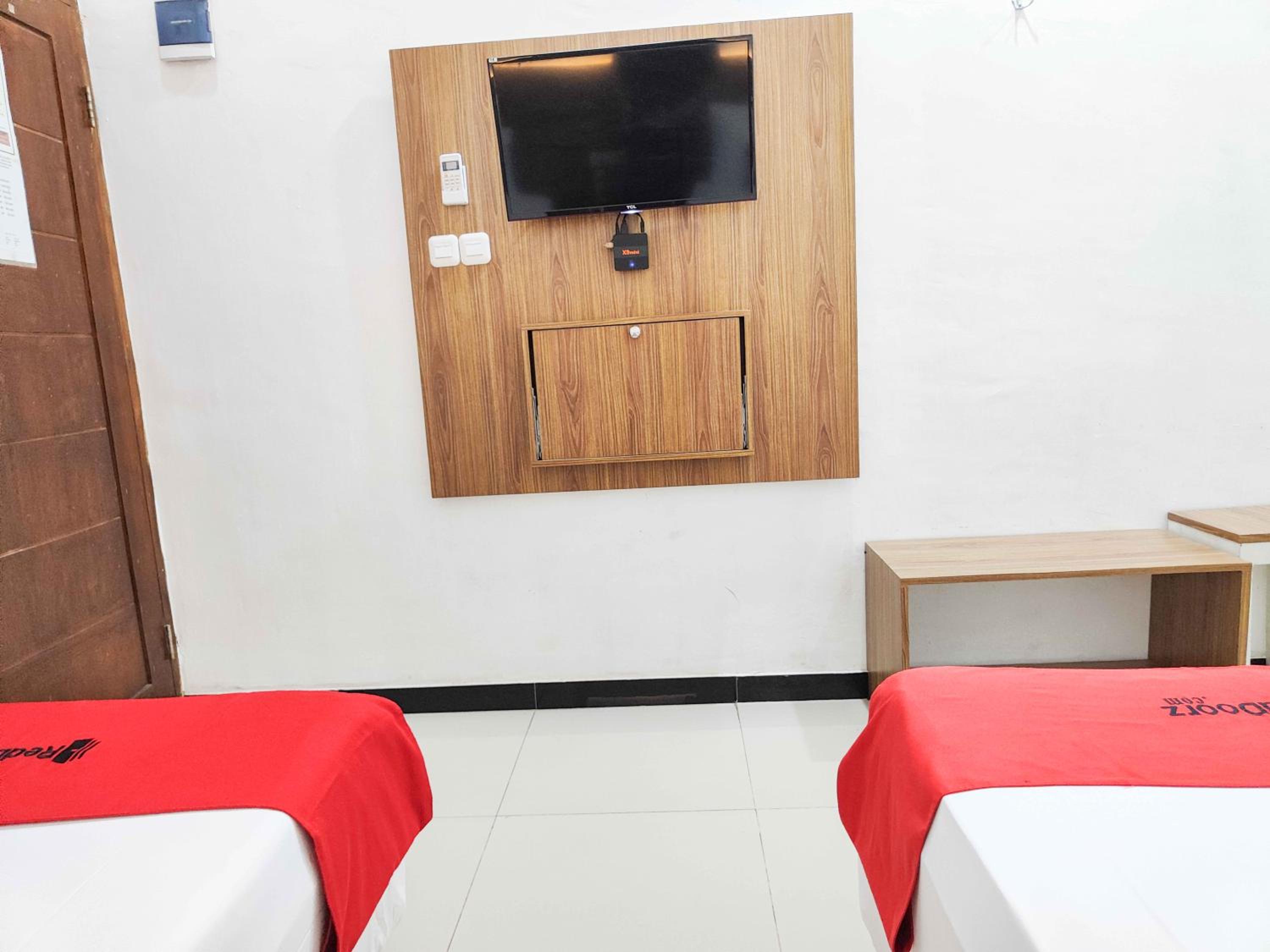 Twin Room - Photo 2