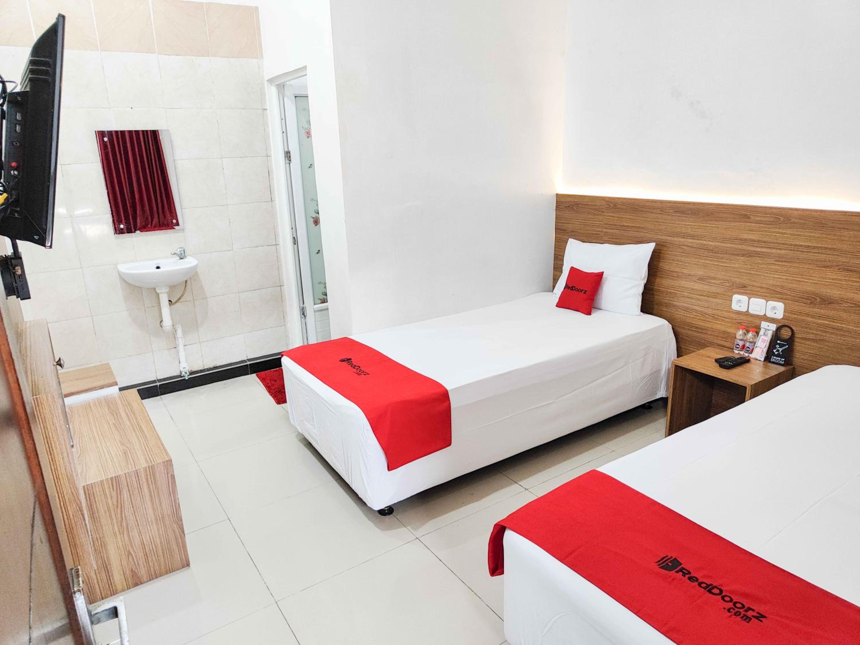 Twin Room - Photo 9