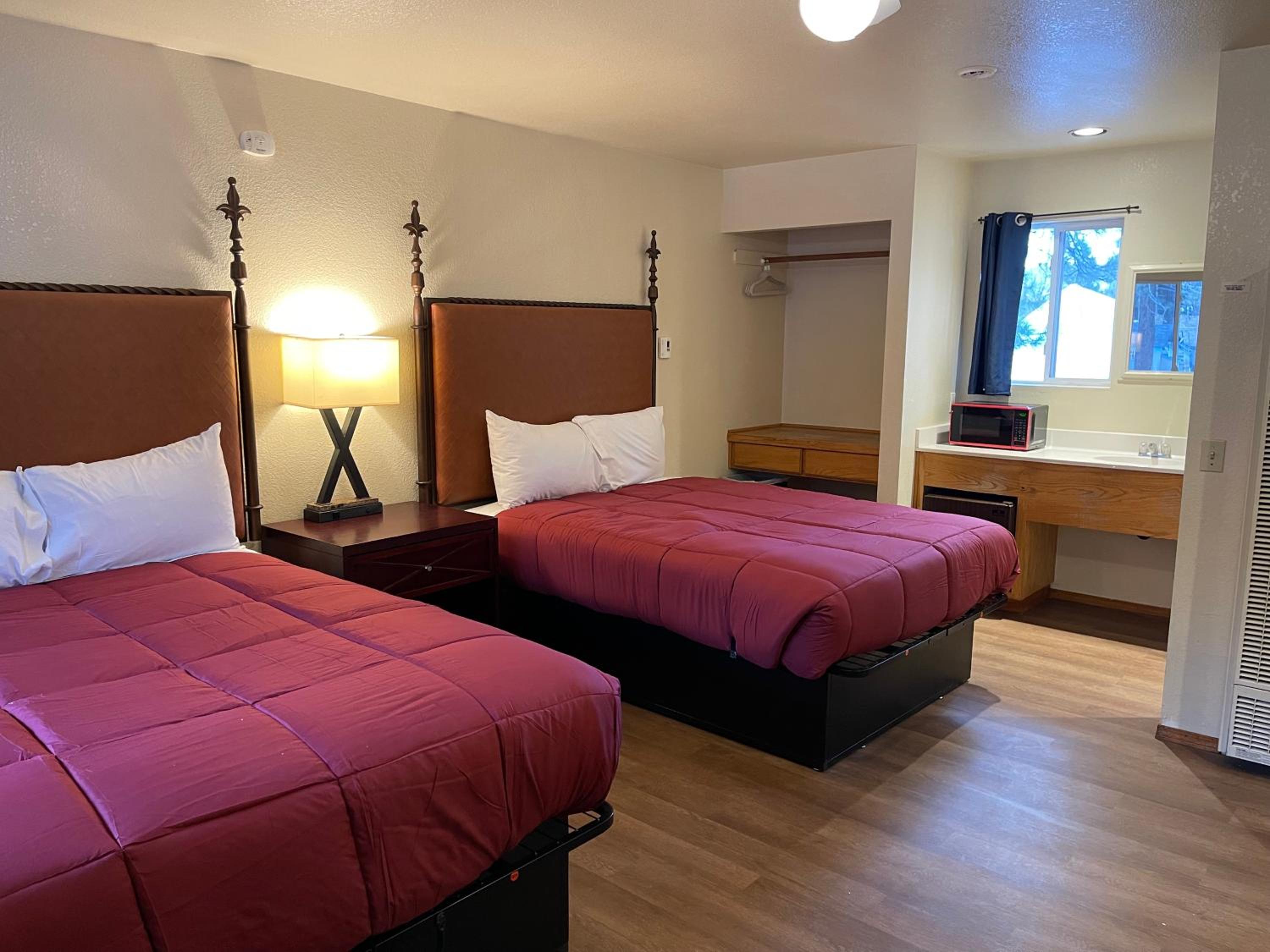 Queen Room - Disability Access - Photo 6