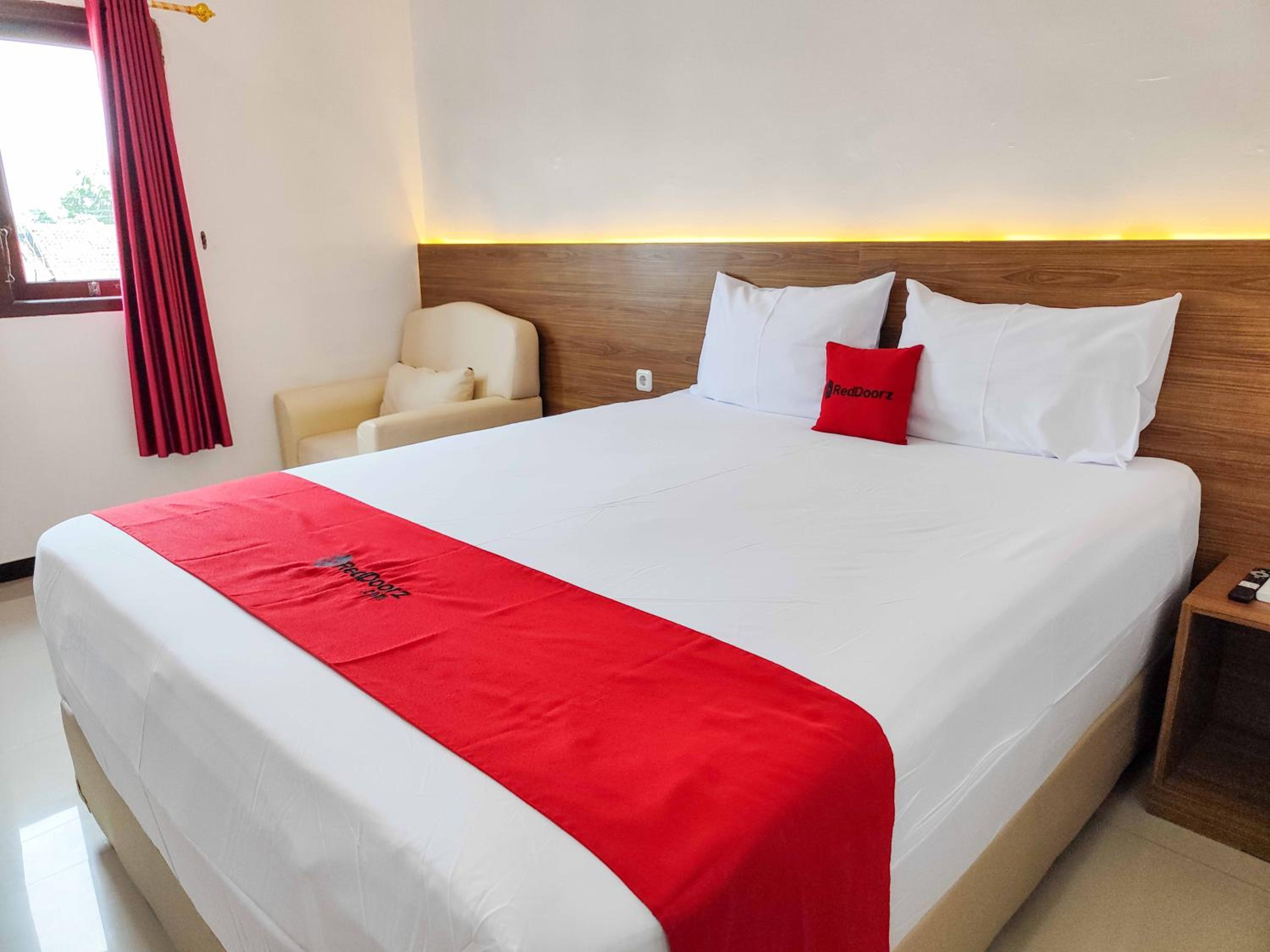 Deluxe Room - Photo 19