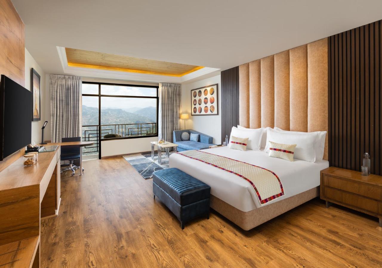Executive Mountain View Suite with Private Balcony photo 1