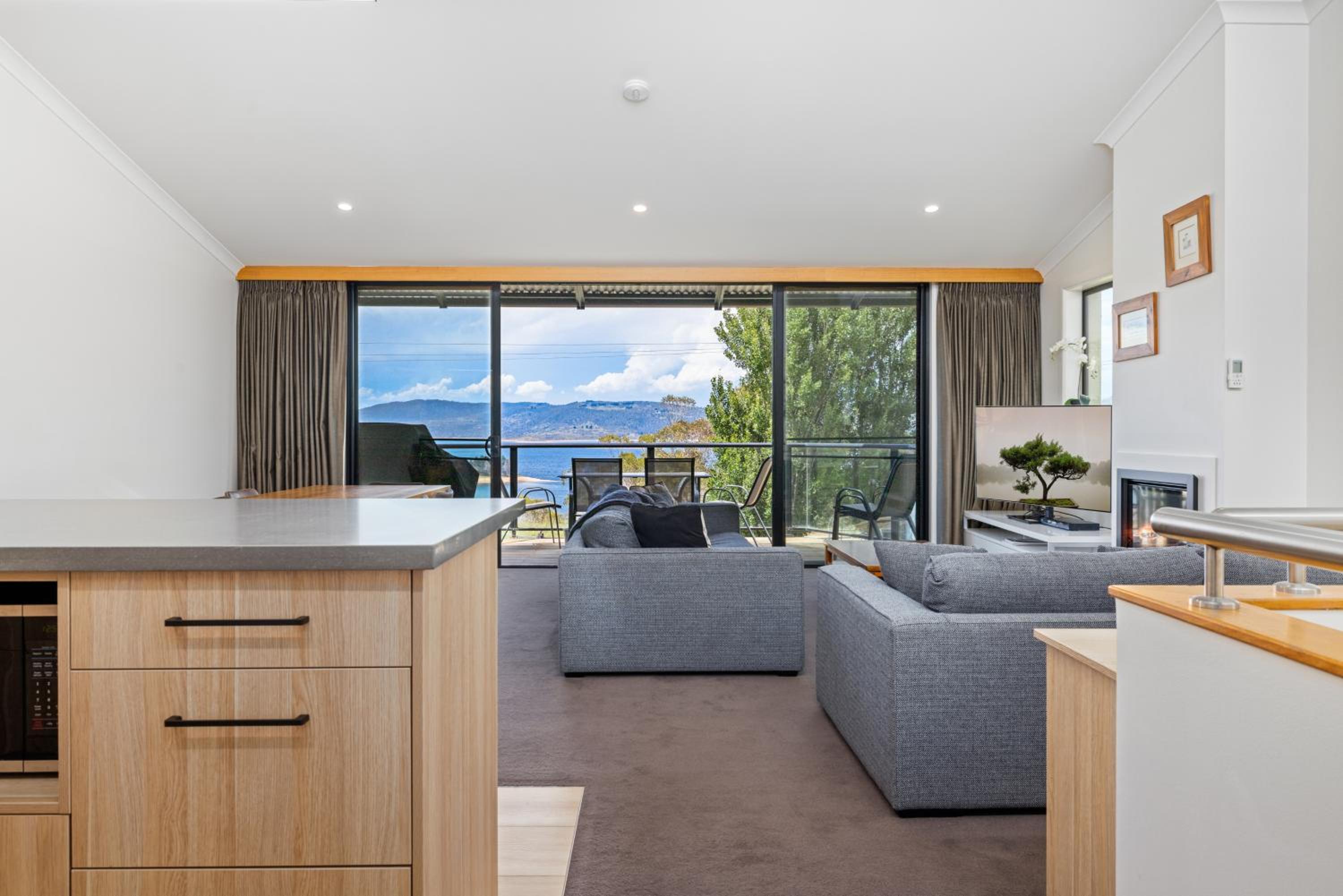 Three-Bedroom Apartment photo 2