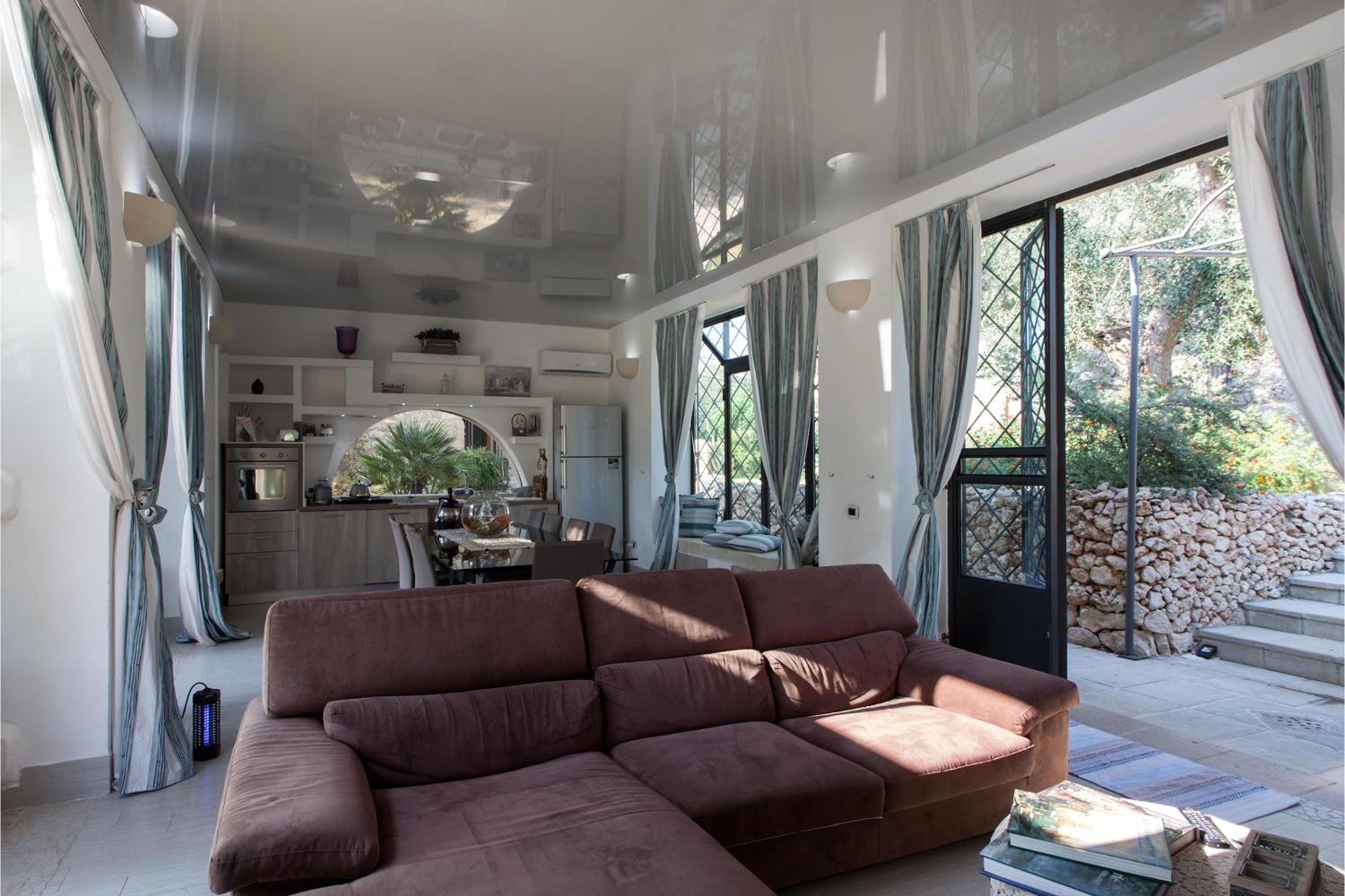 Villa photo 1