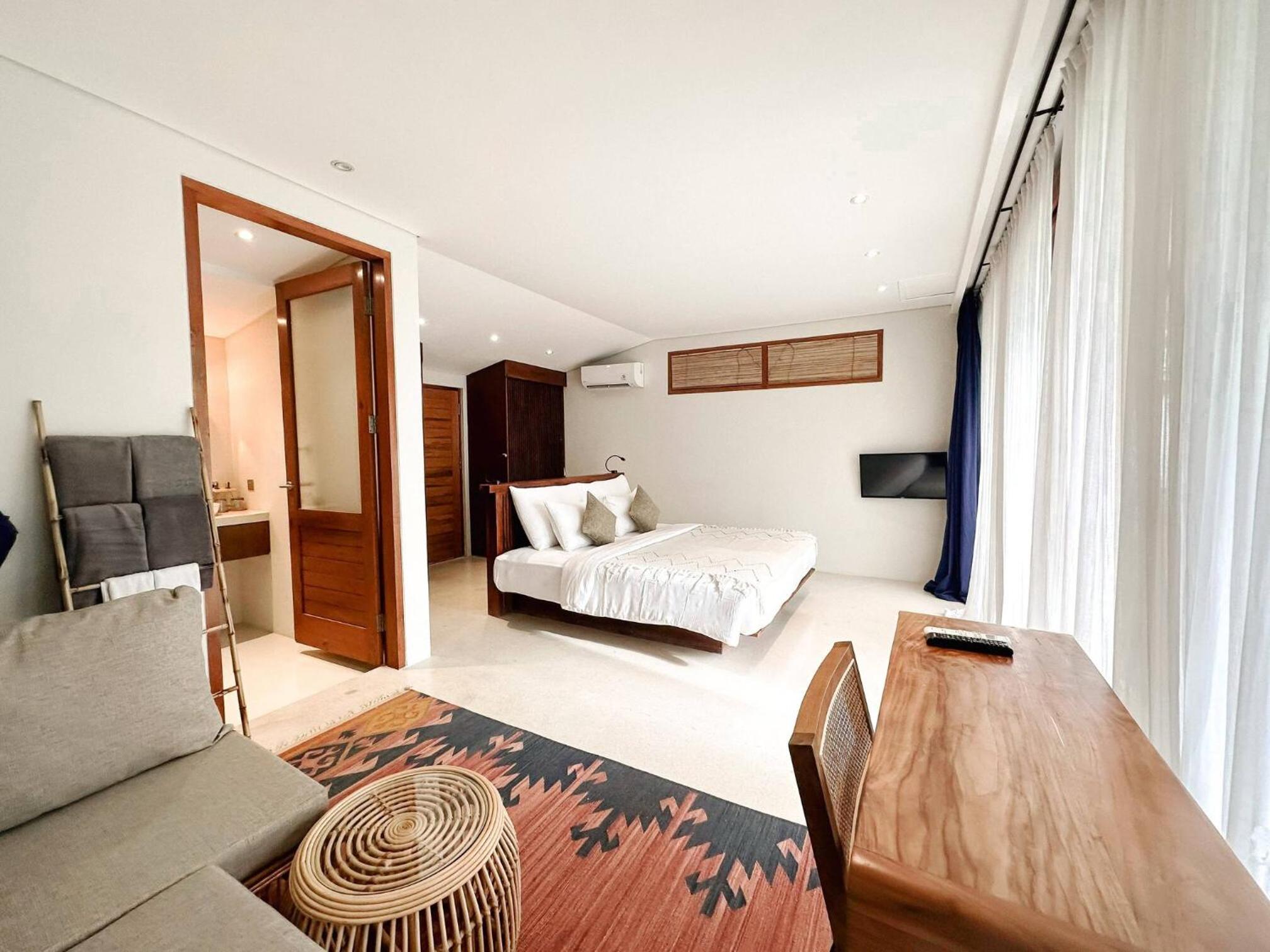 Deluxe Teak Room with Balcony