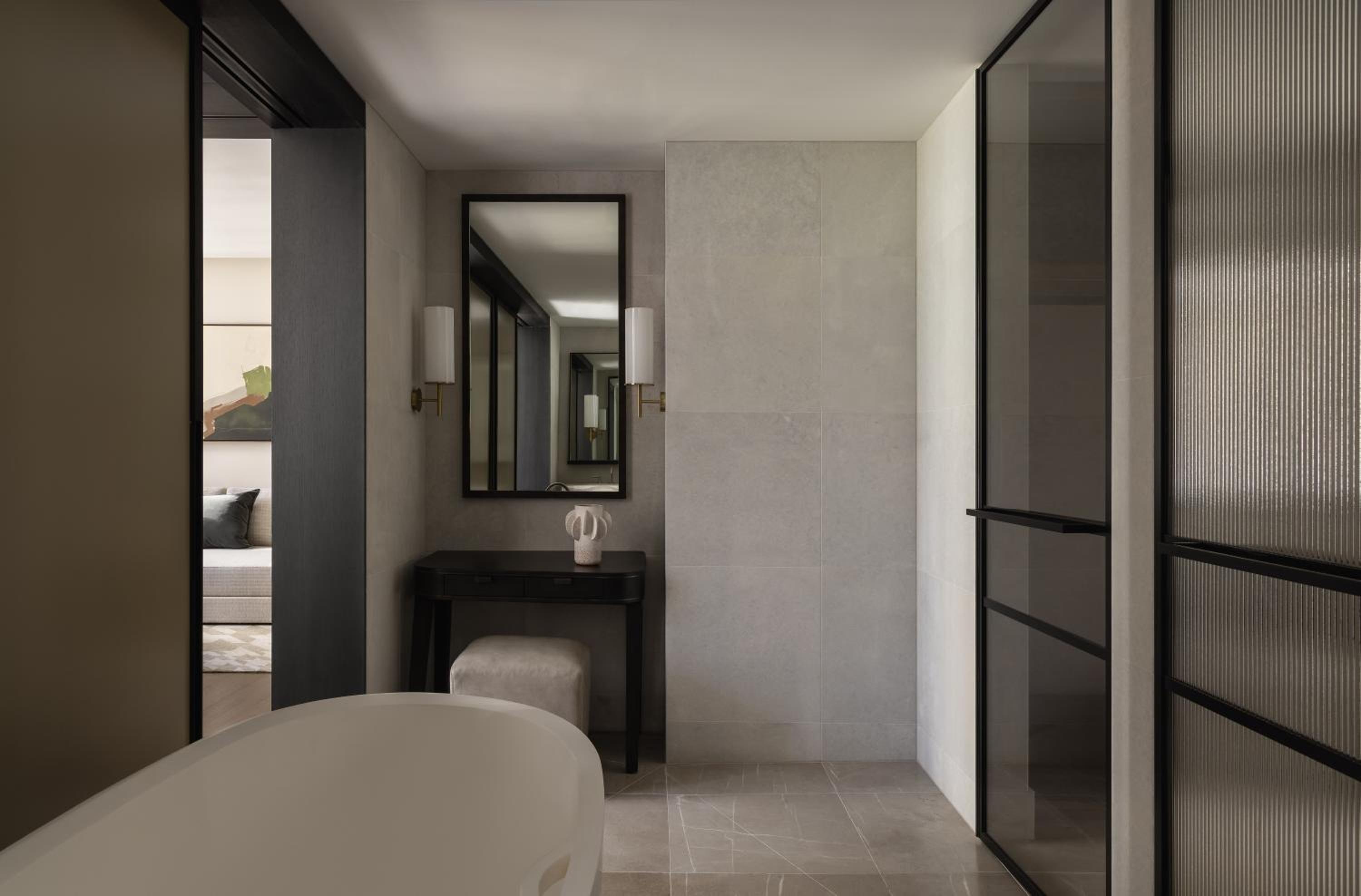Skyline King Suite