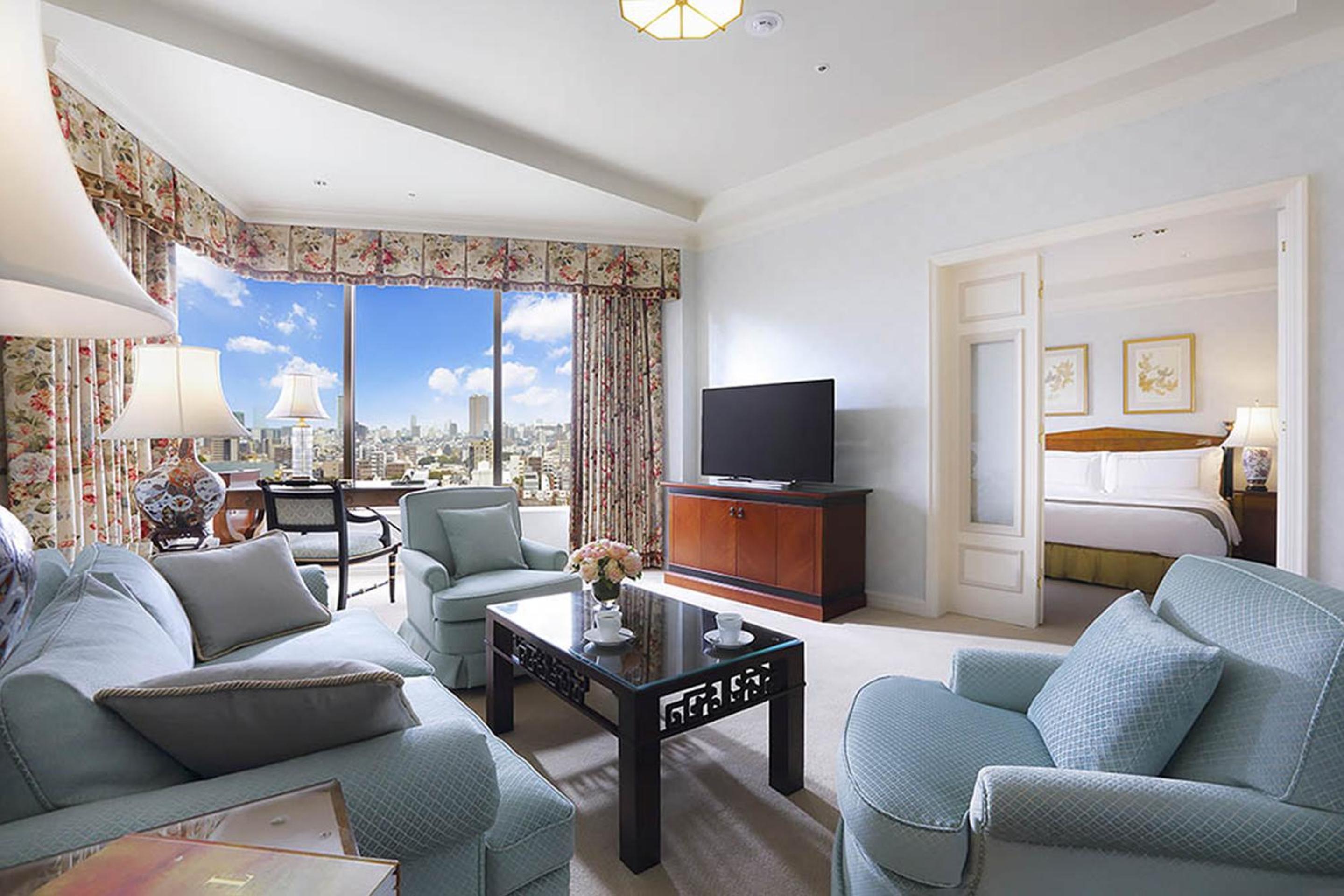 Prime Junior Suite King Room / City View / Lounge and Spa Access